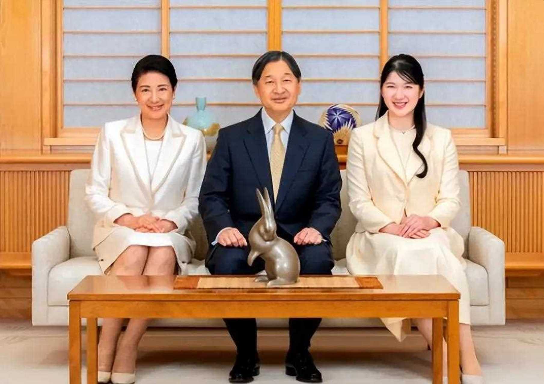日本皇室发布一年一度的新年全家福!