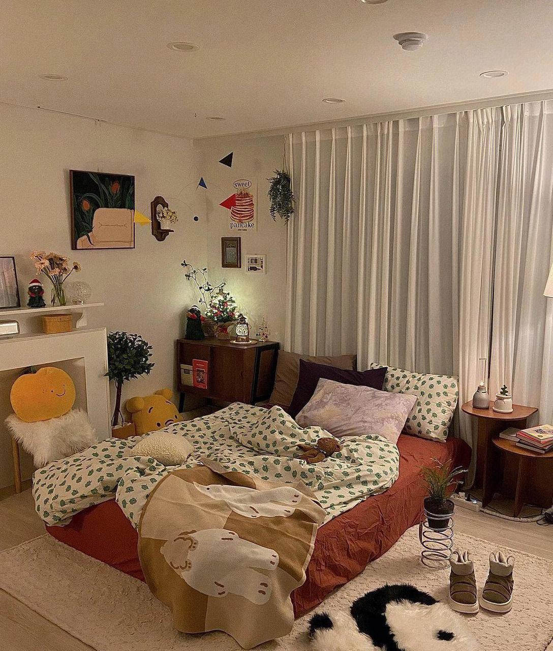 [照相机]床铺用的是没有床架的,直接把床垫铺在地上,很有安全感.