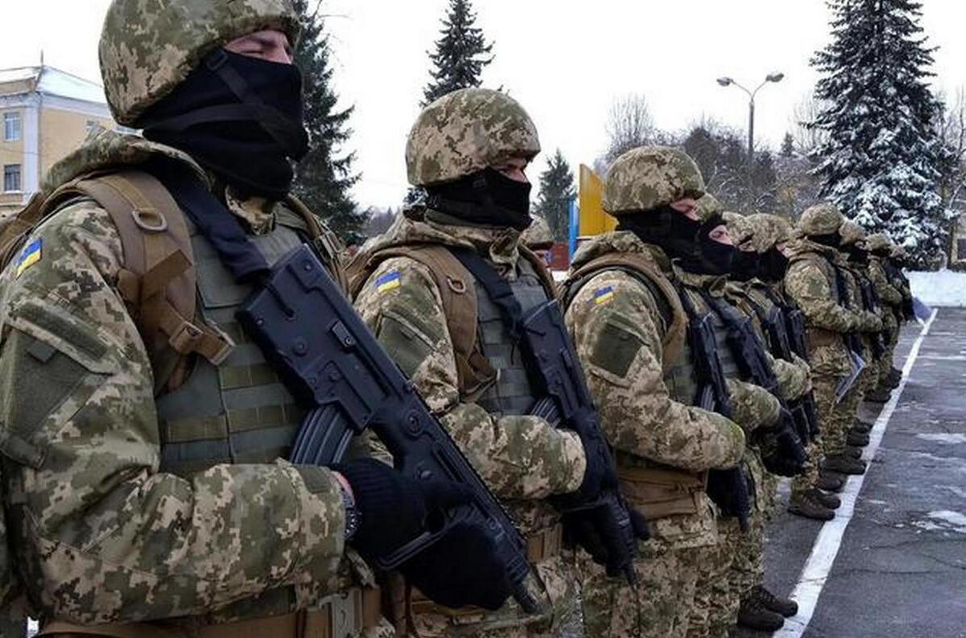 乌克兰军方:俄罗斯在库皮扬斯克地区集结超10万精锐士兵,"试图突破乌