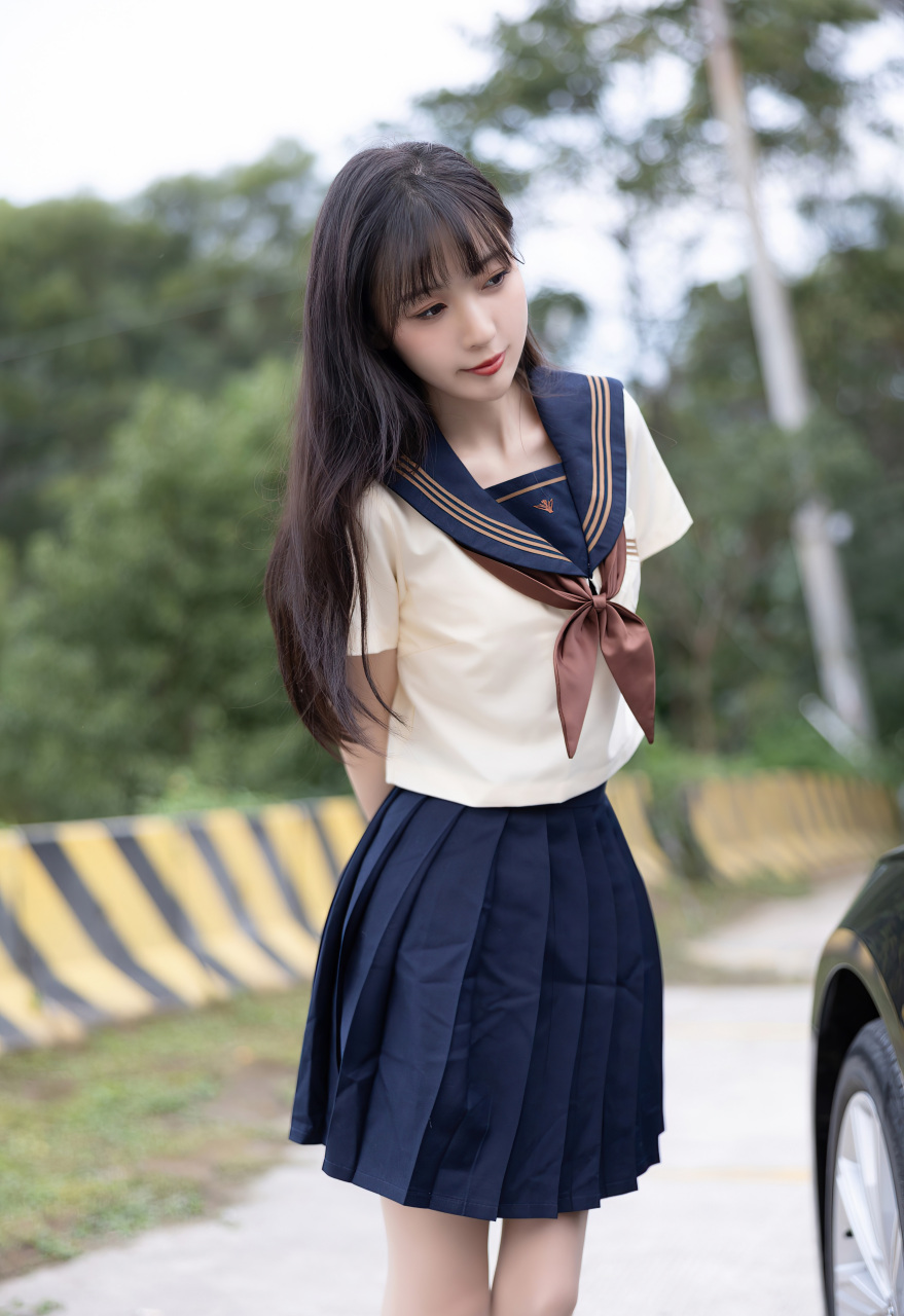 性感写真发布,学院jk服饰,修长美腿娇艳欲滴,丰腴美臀摄人心魄#美女