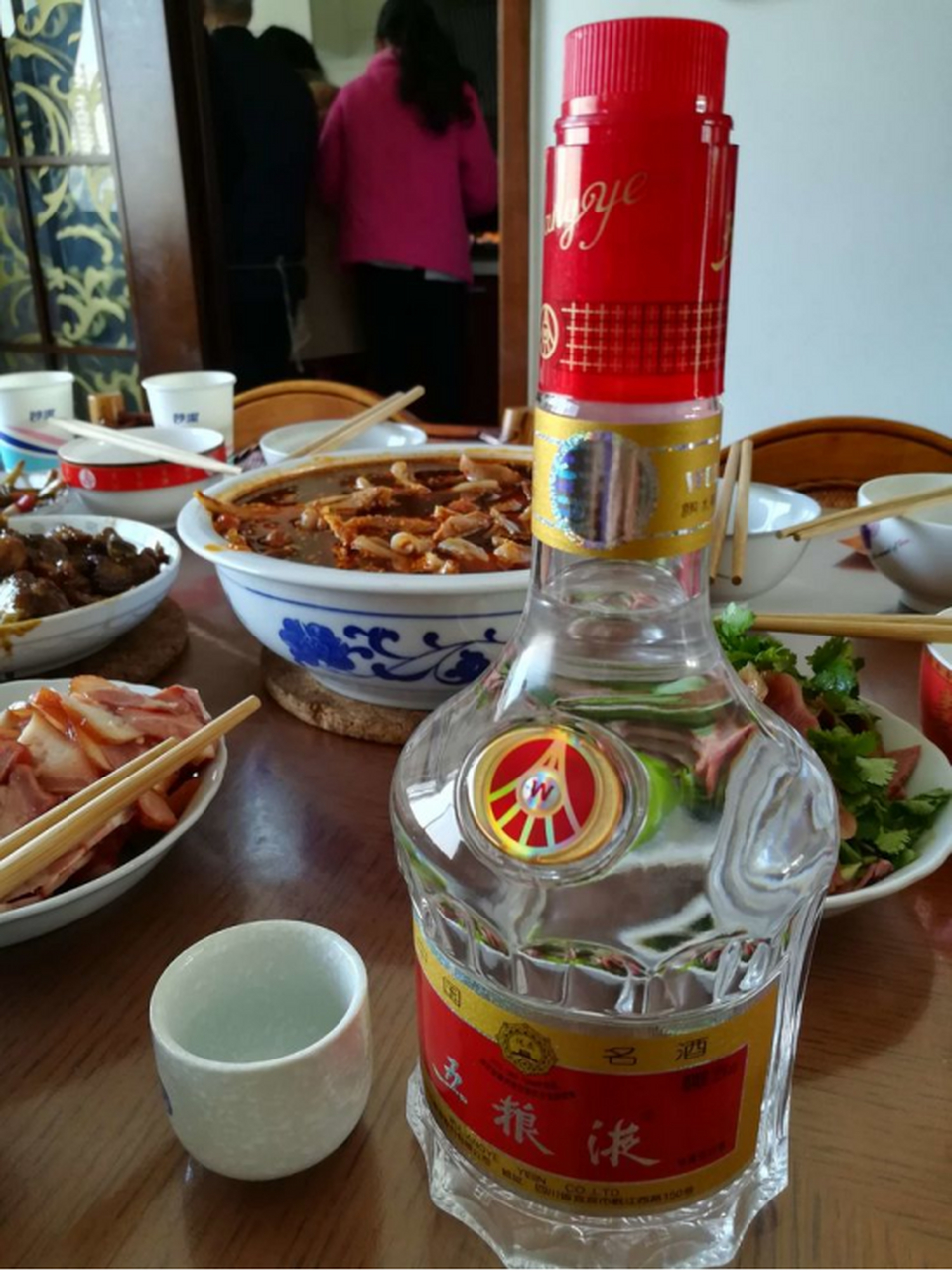除茅台之外,酒局中开瓶率最高的4款白酒,全是纯粮酿造,少喝一瓶都是