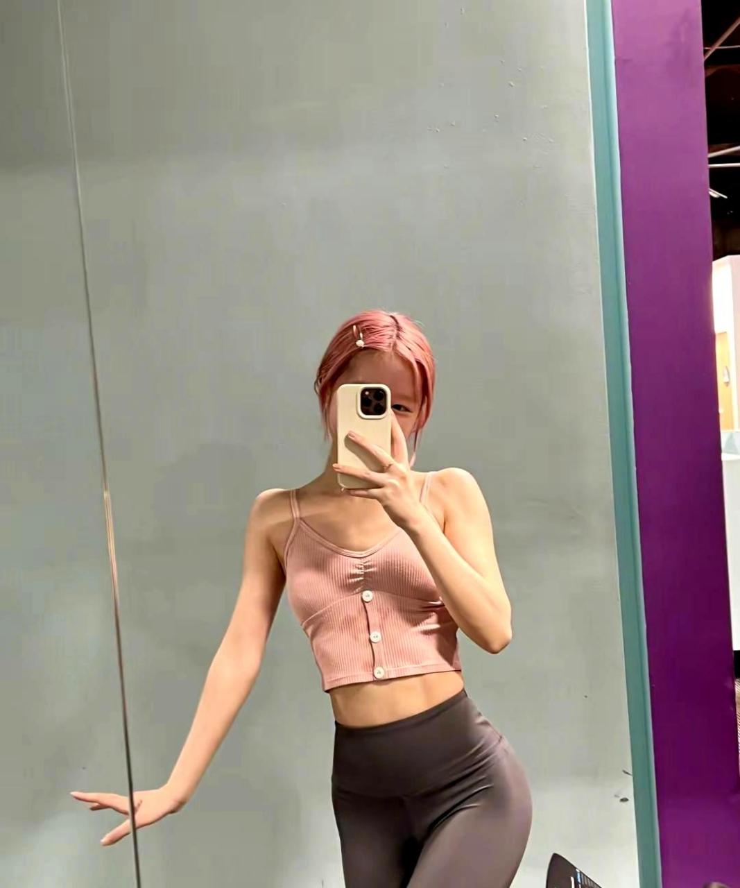 周星驰近年来已经不再关注最后一个星女郎,如今她已