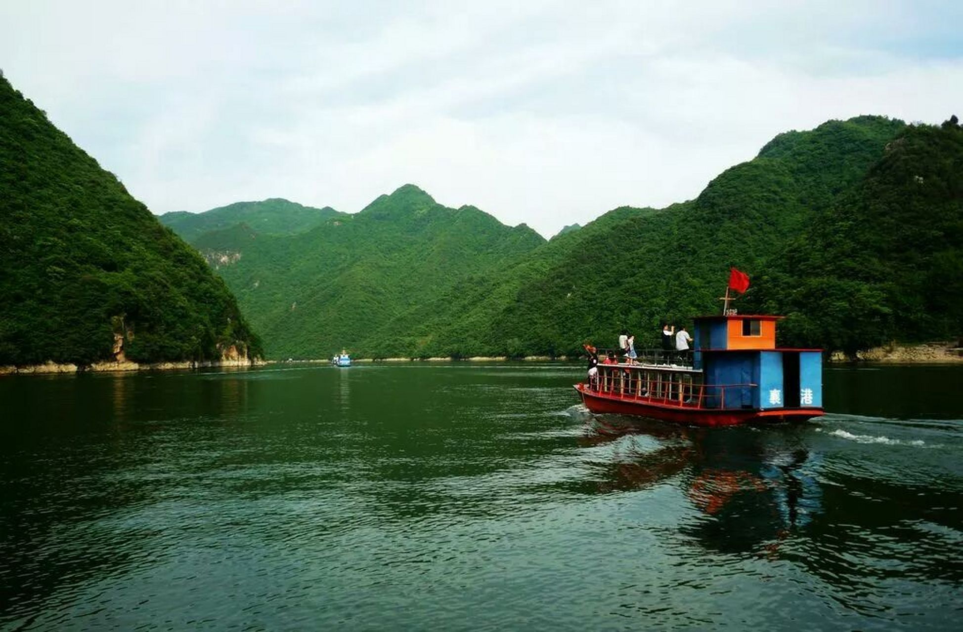 南河小三峡风景区,位于谷城县城西南23千米处,湖北旅游名镇南河镇境内