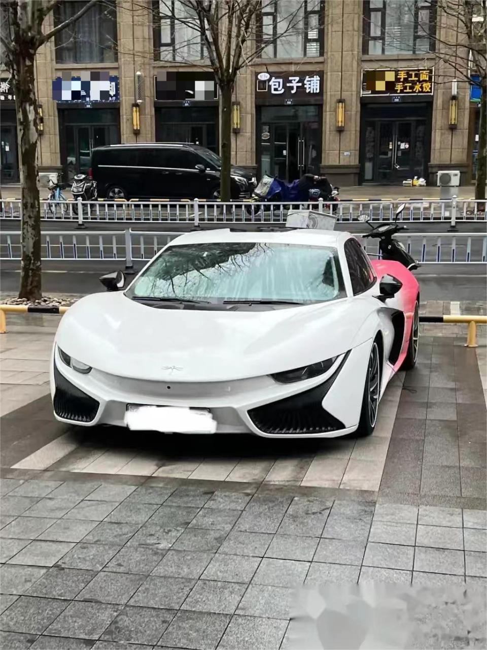 这是什么车?有懂的没有,看着车标是个蜻蜓的样子.