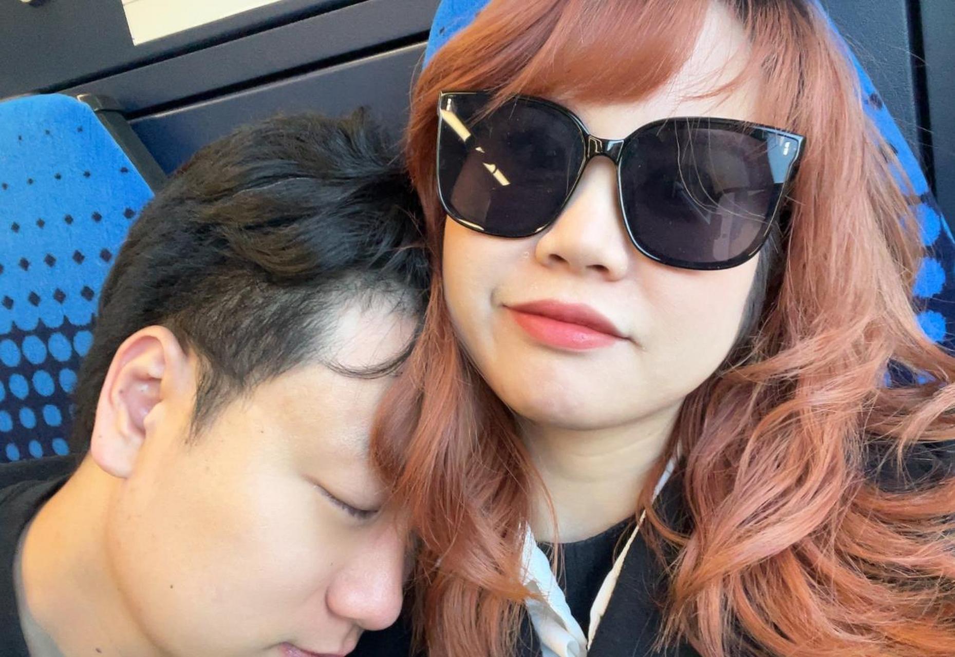 河南有个顺口溜:女大一,抱金鸡;女大二;金满罐;女大三,抱金砖;女大四