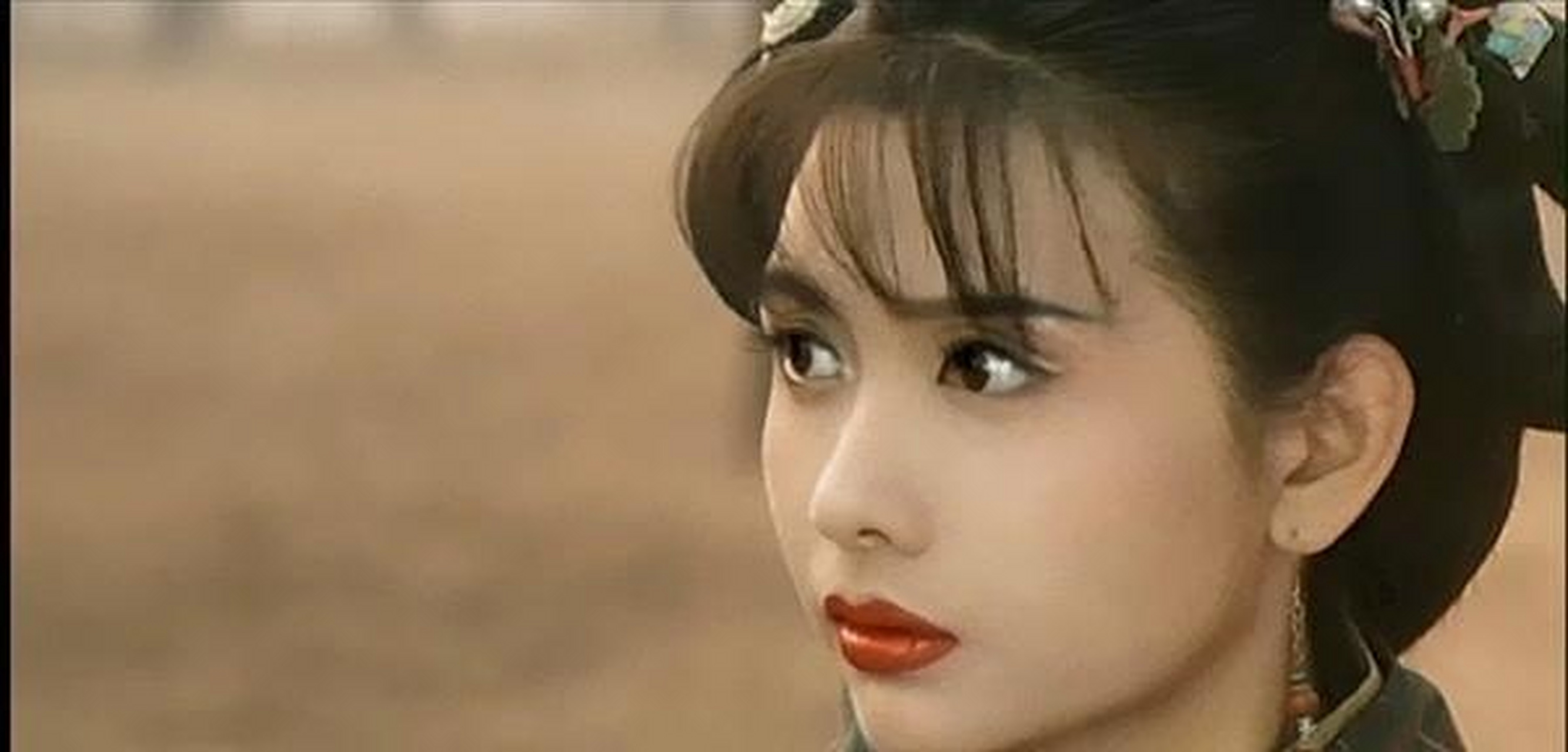 在《创造101》中,选手赖美云被称为"b站邱淑贞",王晶发文说:"丑成那样