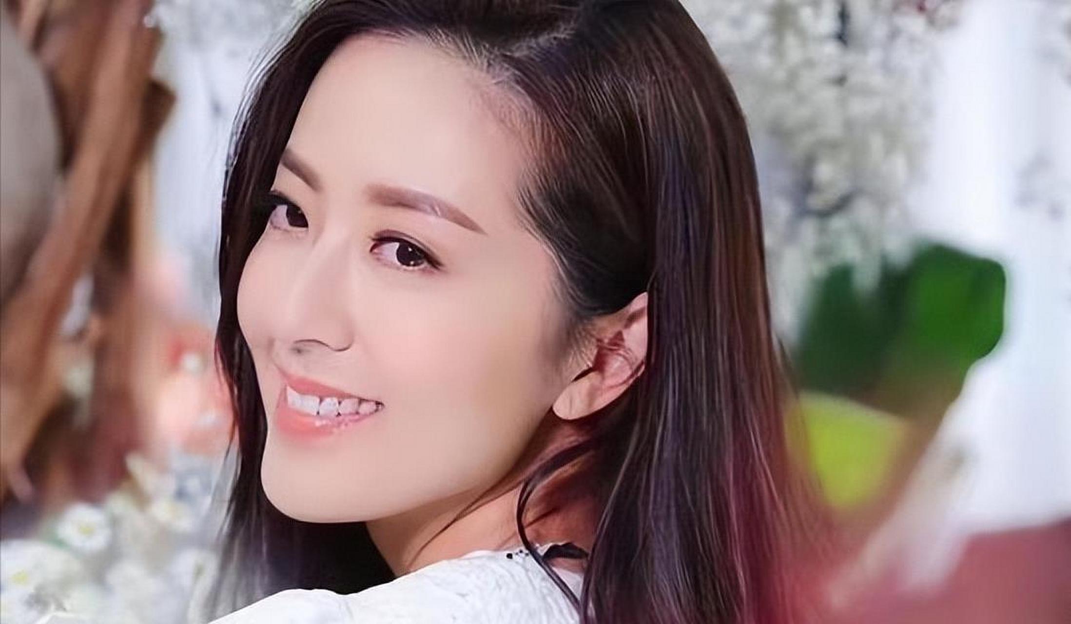 唐诗咏用20年从小演员到tvb一姐,如今却主动离巢,拒绝高层挽留