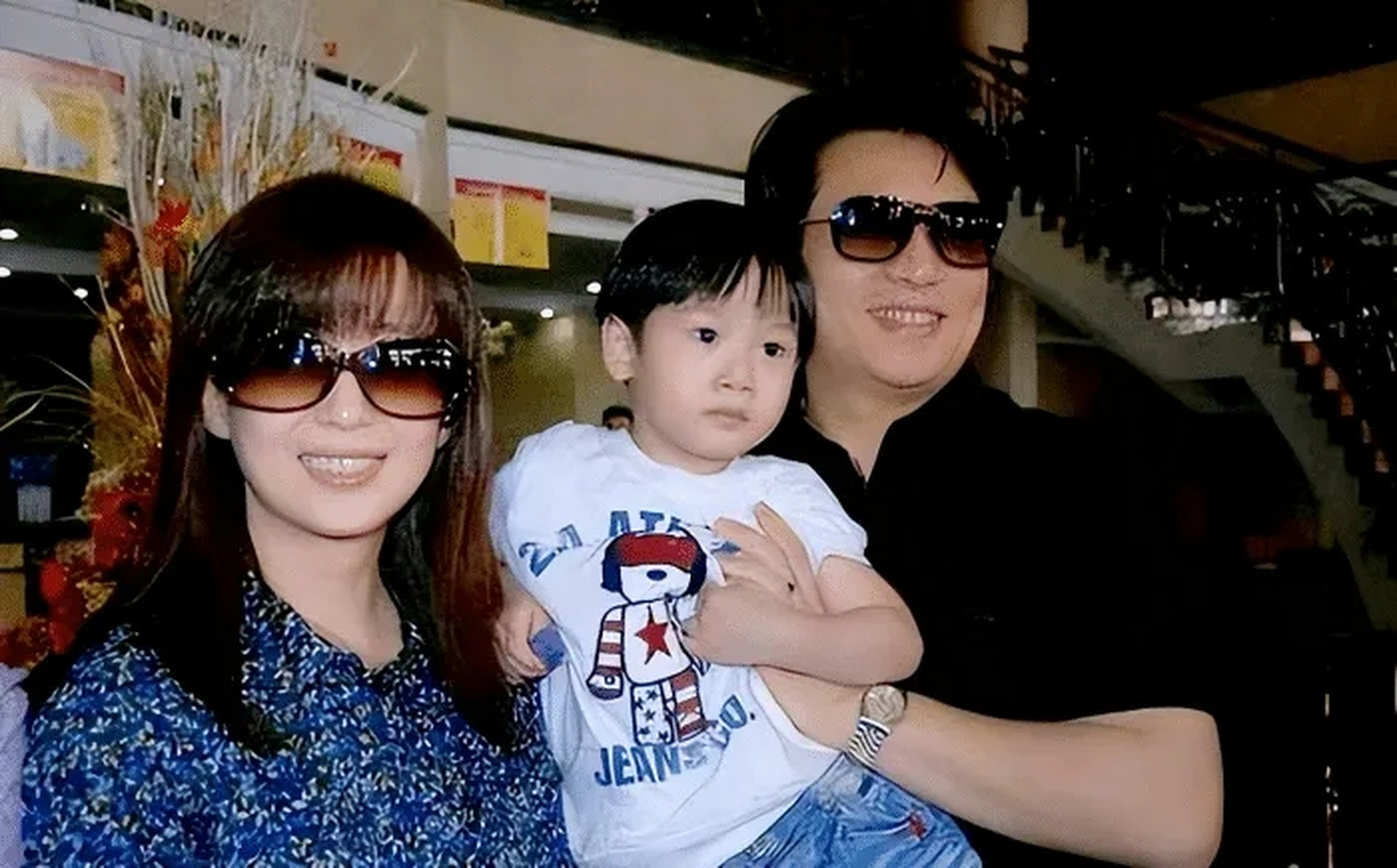 孟庭苇的儿子张彧长大了,15岁的张彧遗传了父母的好基因,长的眉清目秀