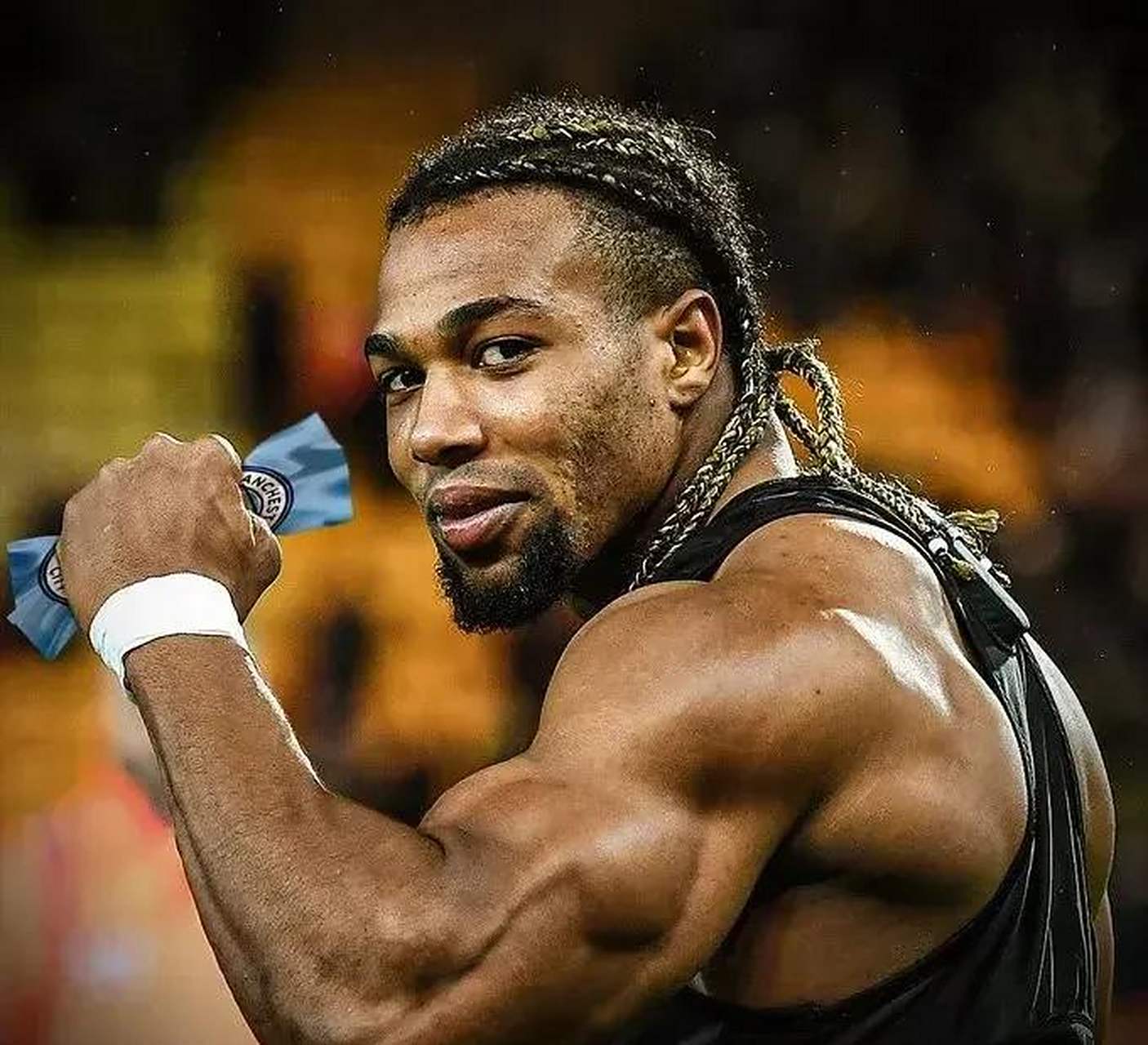 gif创作人# 阿达玛.特劳雷这身体是不是过于强壮了?