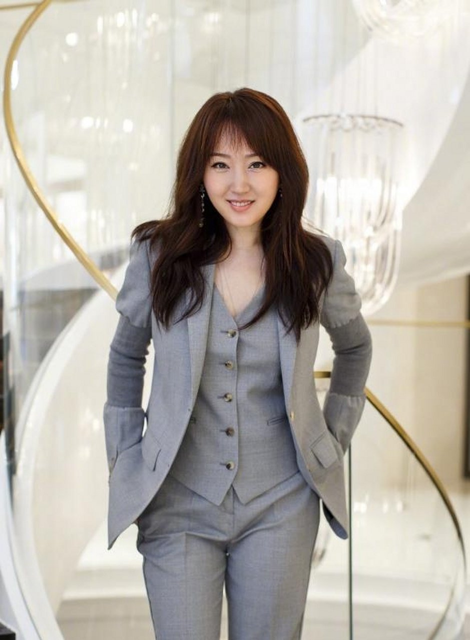 杨钰莹的母亲熊永红以及姐姐杨晨丽一家都是定居在深圳,姐姐杨晨丽是