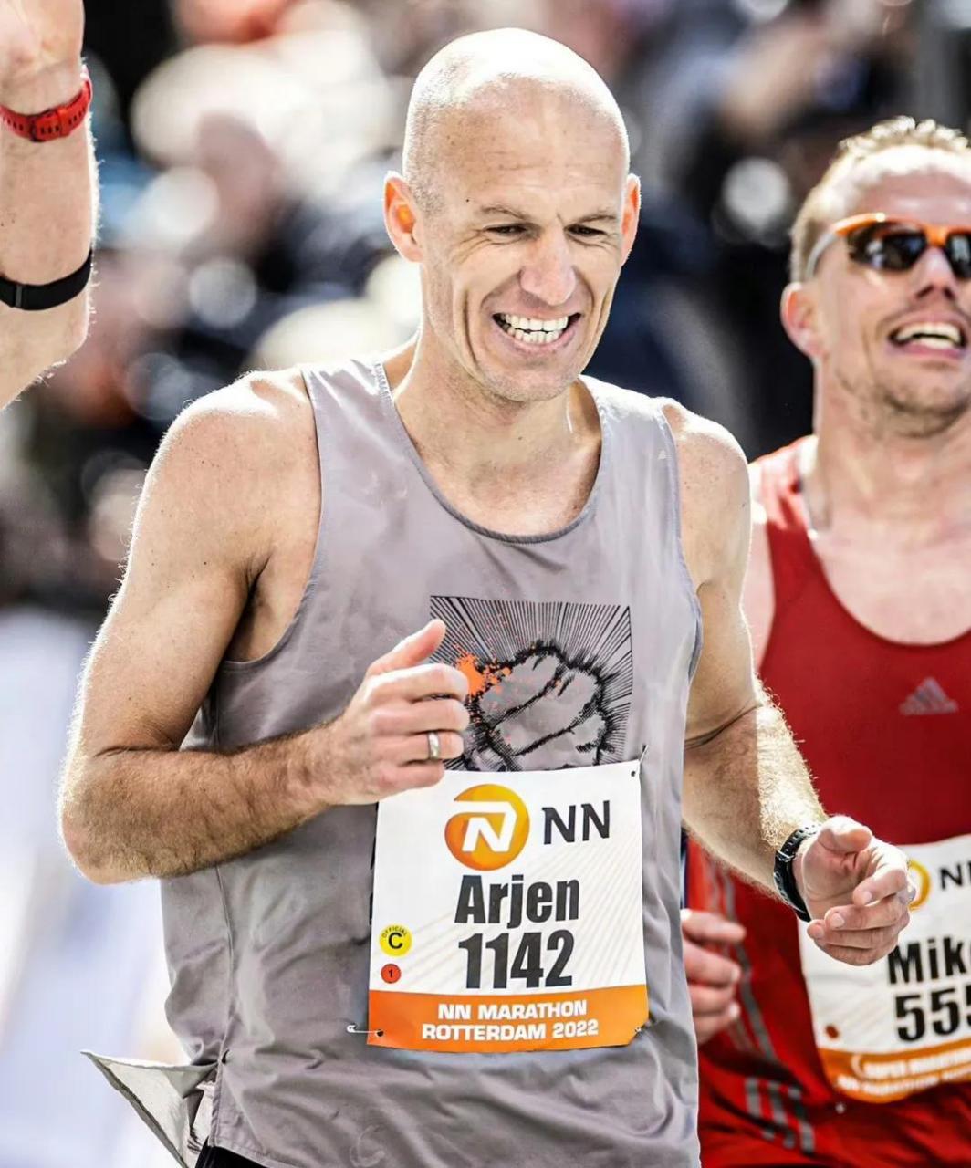 2021年7月退役后,罗本喜欢上了跑马.