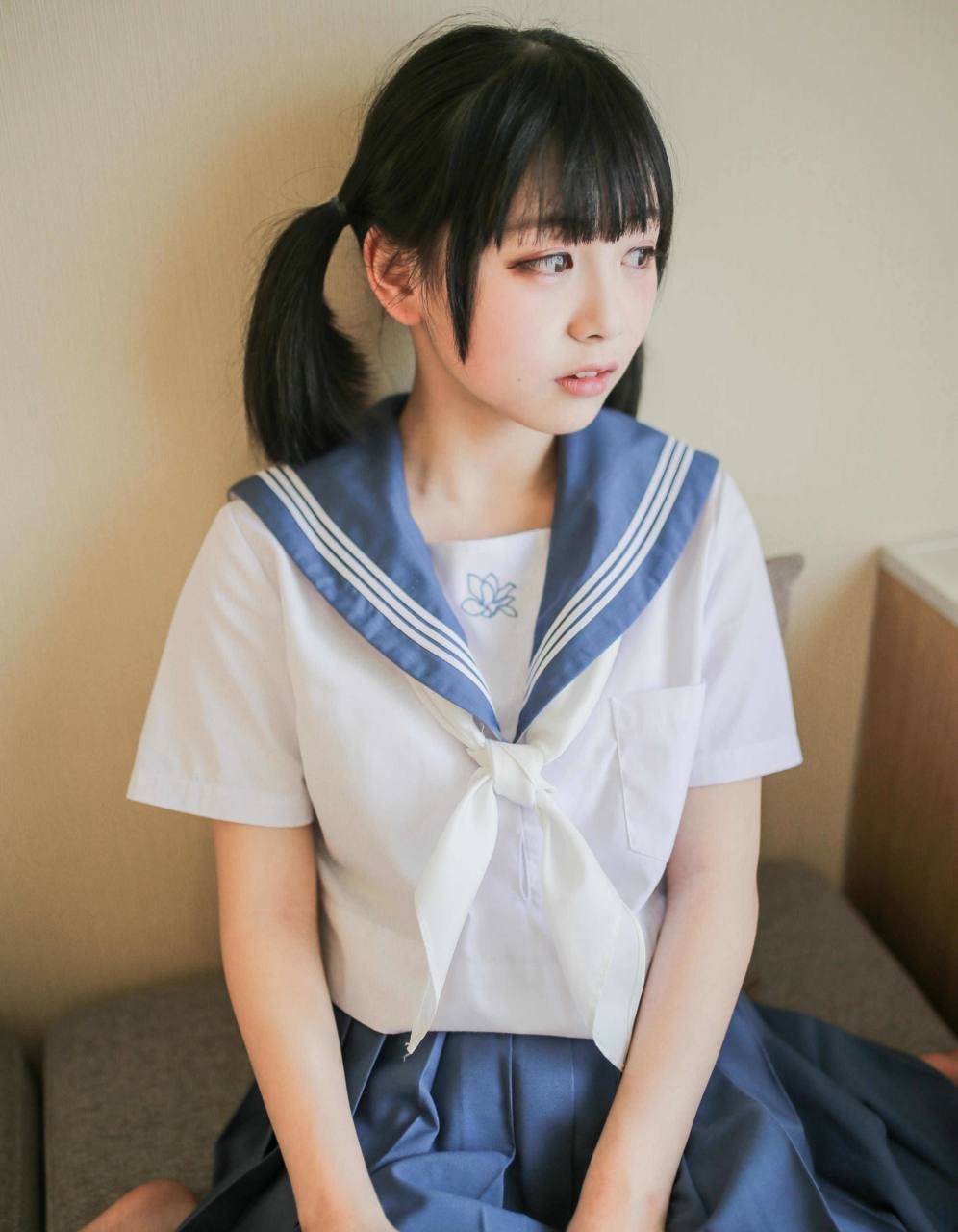 双马尾姑娘的jk制服摄影,好可爱的女孩~[捂脸]愿您们一生健康快乐!