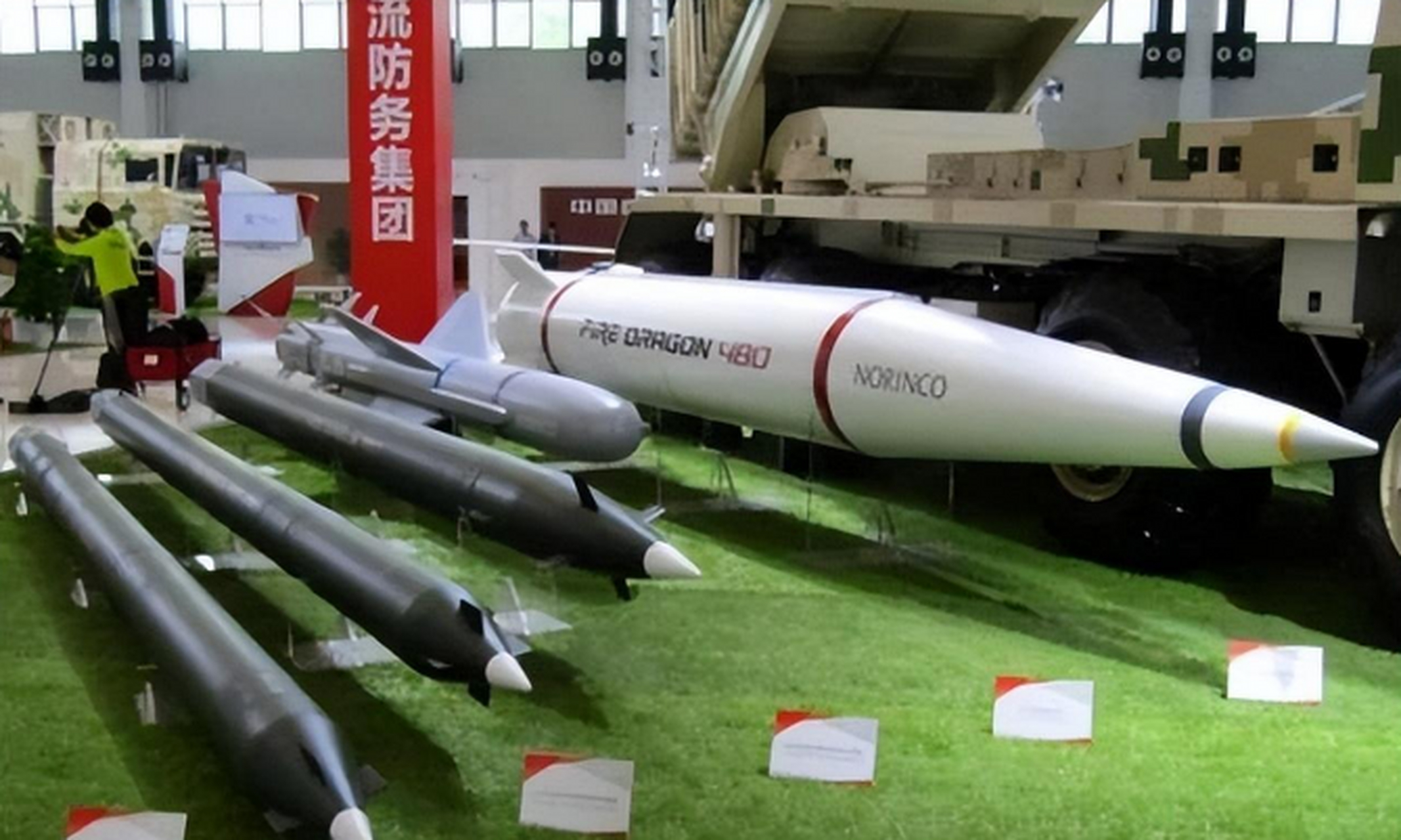 近日,央视披露我军在环岛"联合利剑"军演中使用了远程箱式火箭炮.