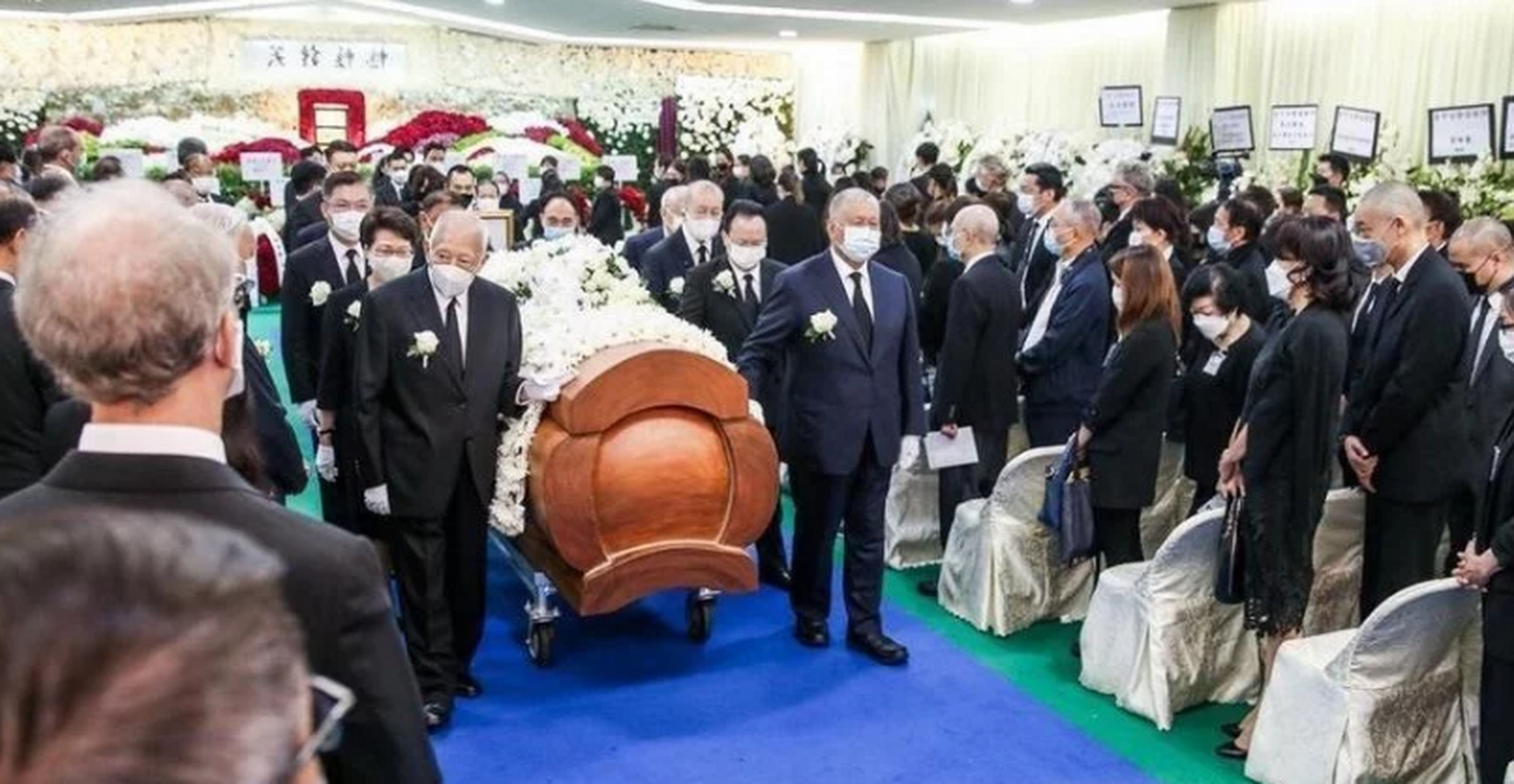 赌王何鸿燊:86万续命针每天一针,800万金丝楠木棺打造世纪葬礼