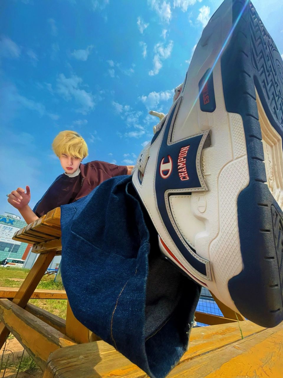 用广角大透视抓住夏天喽 今天是街头运动风的一天 搭配新入手的面包鞋