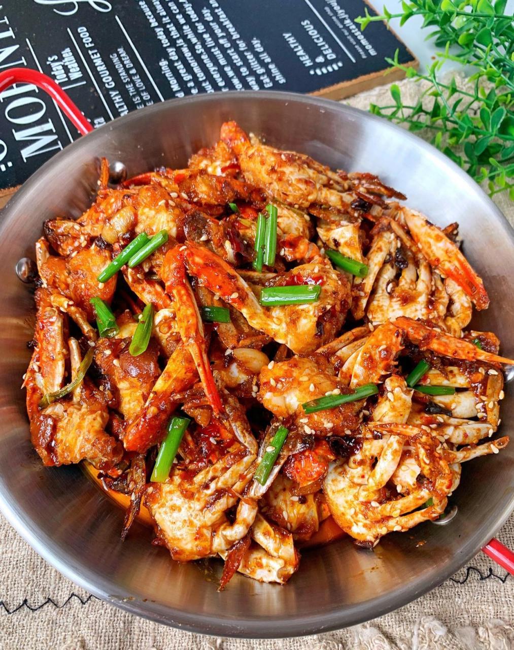 今天家里买了好多小螃蟹?