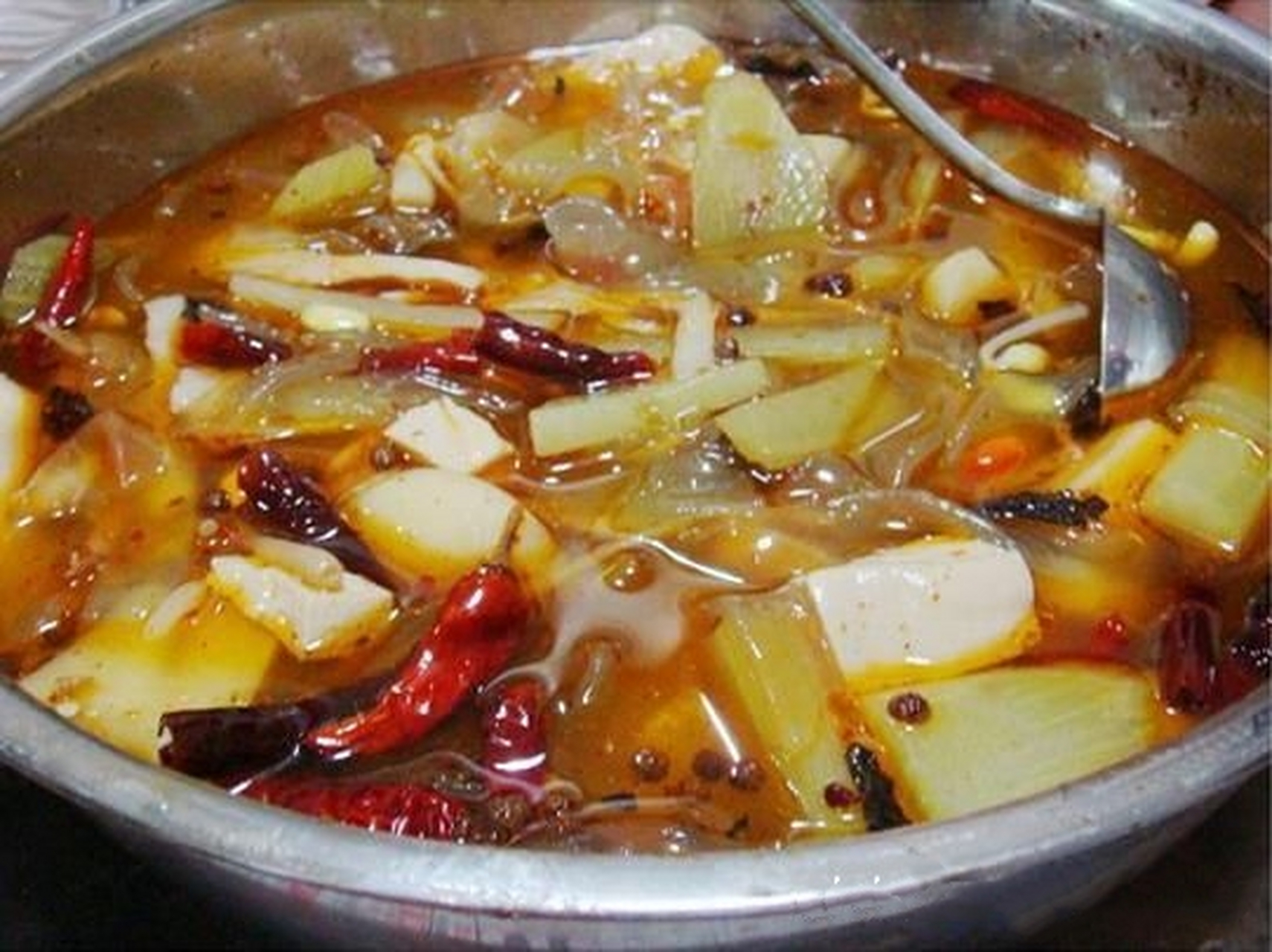 夏天,教你在家做健康麻辣素火锅,简单易学,麻辣够味~ 上周六我们有口