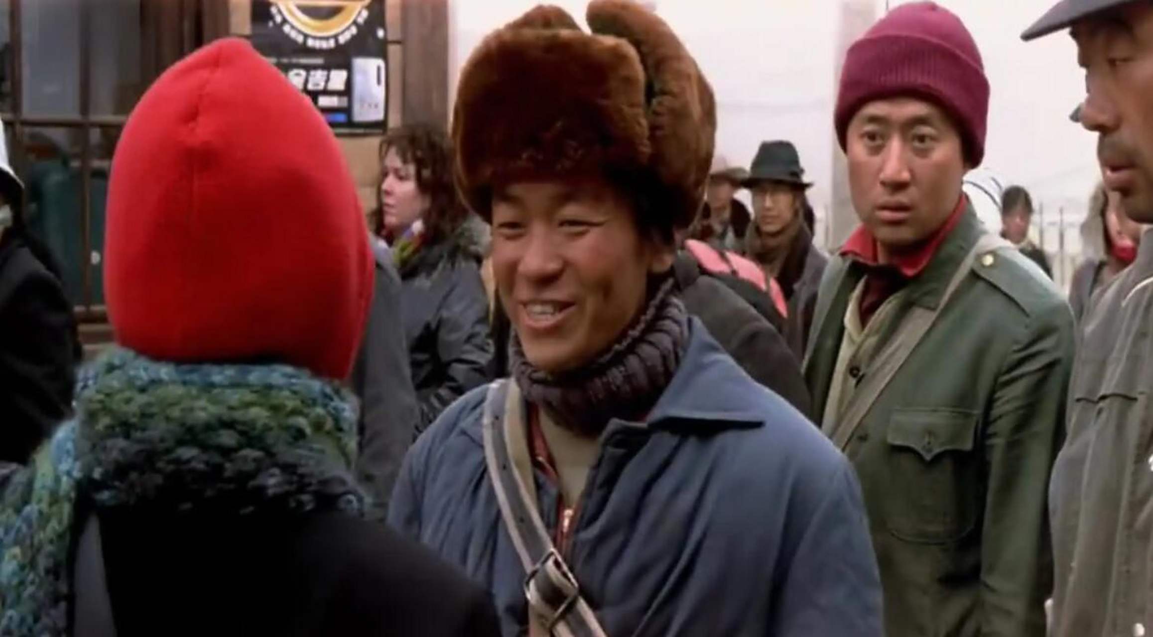 当年,冯小刚筹拍《天下无贼》时,老是审核不通过,他厚着脸皮找王朔