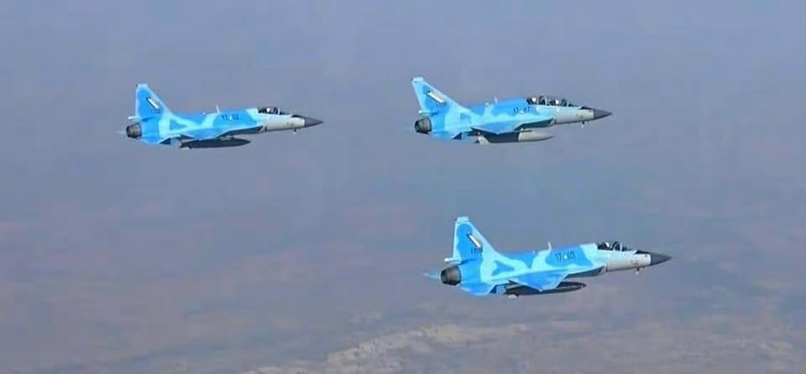 缅甸空军枭龙战斗机,今年年初曾经轰炸了一些武装分子的房子,枭龙战斗