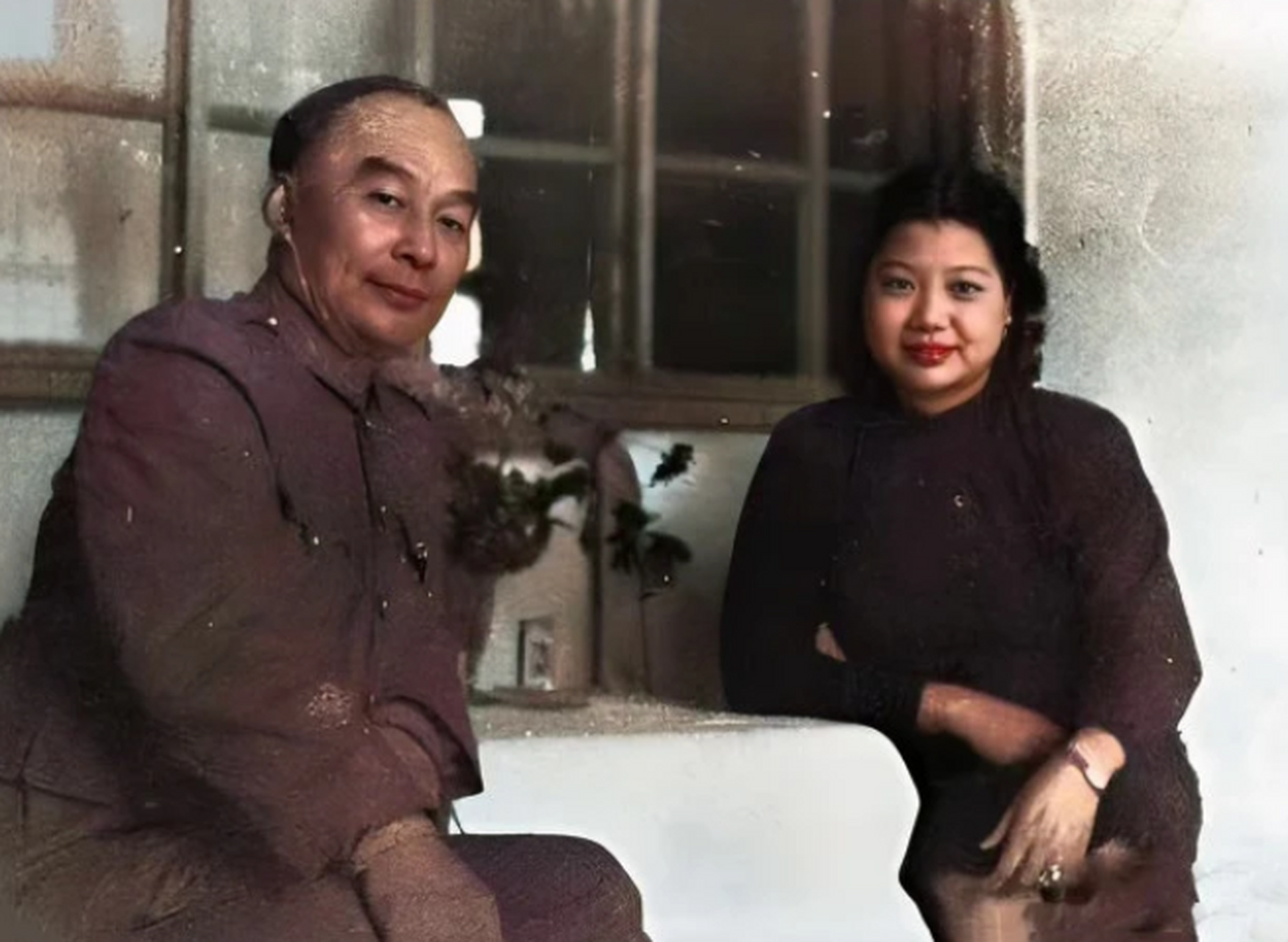 老照片:林黛与龙绳勋的合影,被刺杀身亡的甘地,明朝后裔朱煜勋