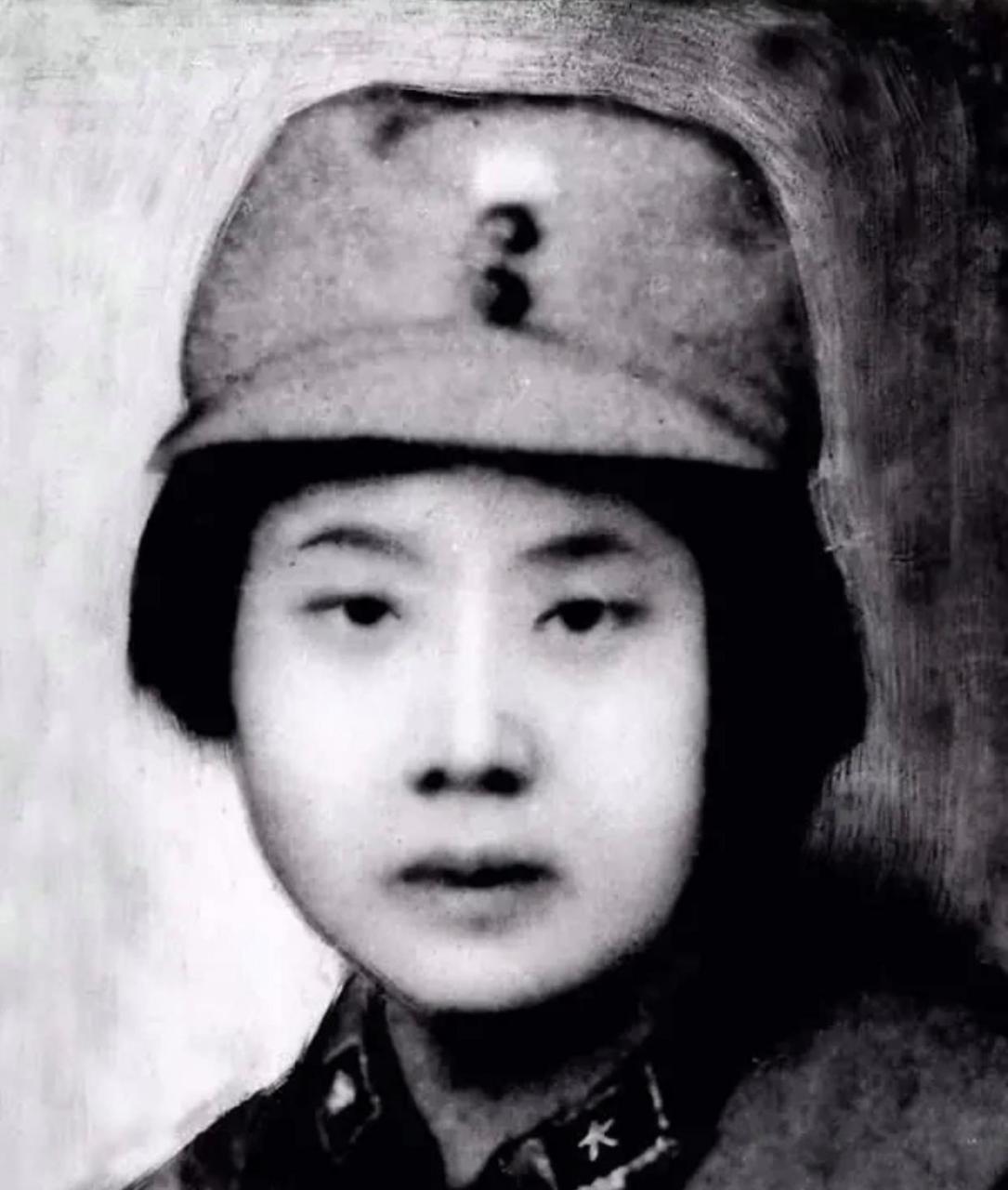 抗日英雄林心平,因汉奸告密被捕,敌人将她上衣脱去,残忍的用钢丝串住