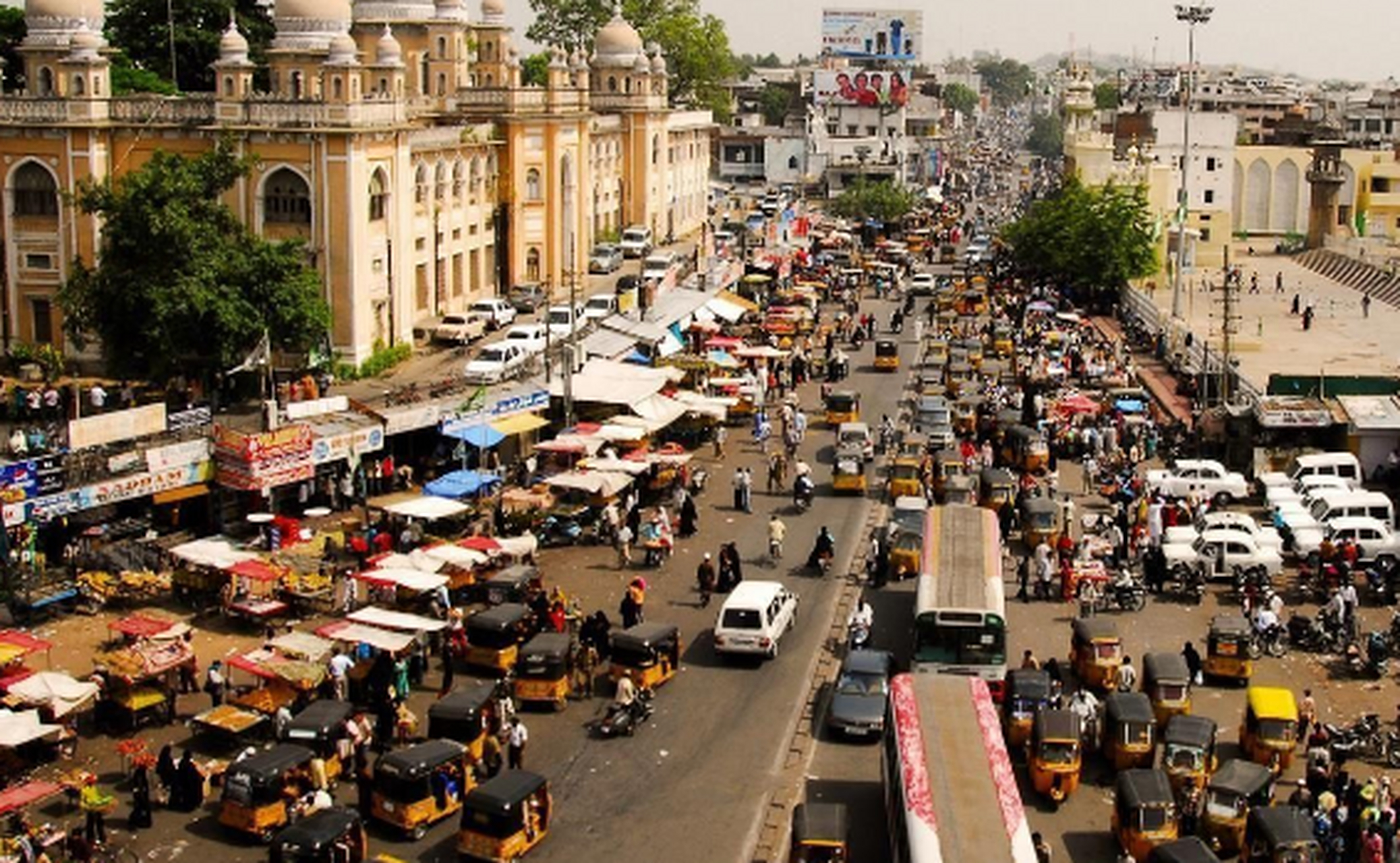 巴基斯坦的平衡策略:一边向乌军卖军火,一边从俄罗斯买打折石油