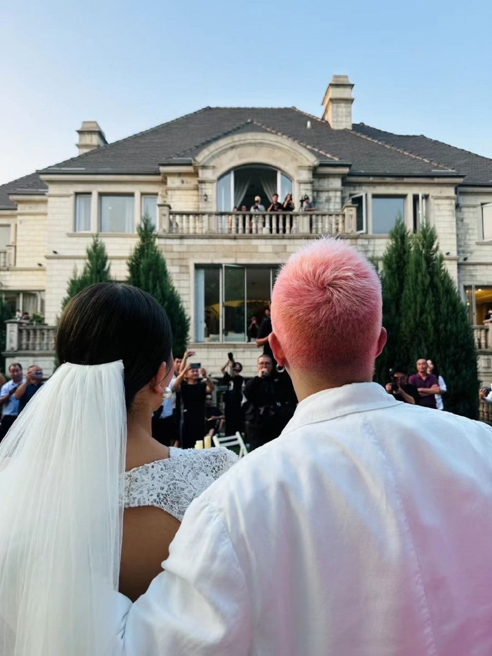 jonyj举行婚礼# #动态30天打卡挑战#   jony j与女友布瑞吉喜结良缘