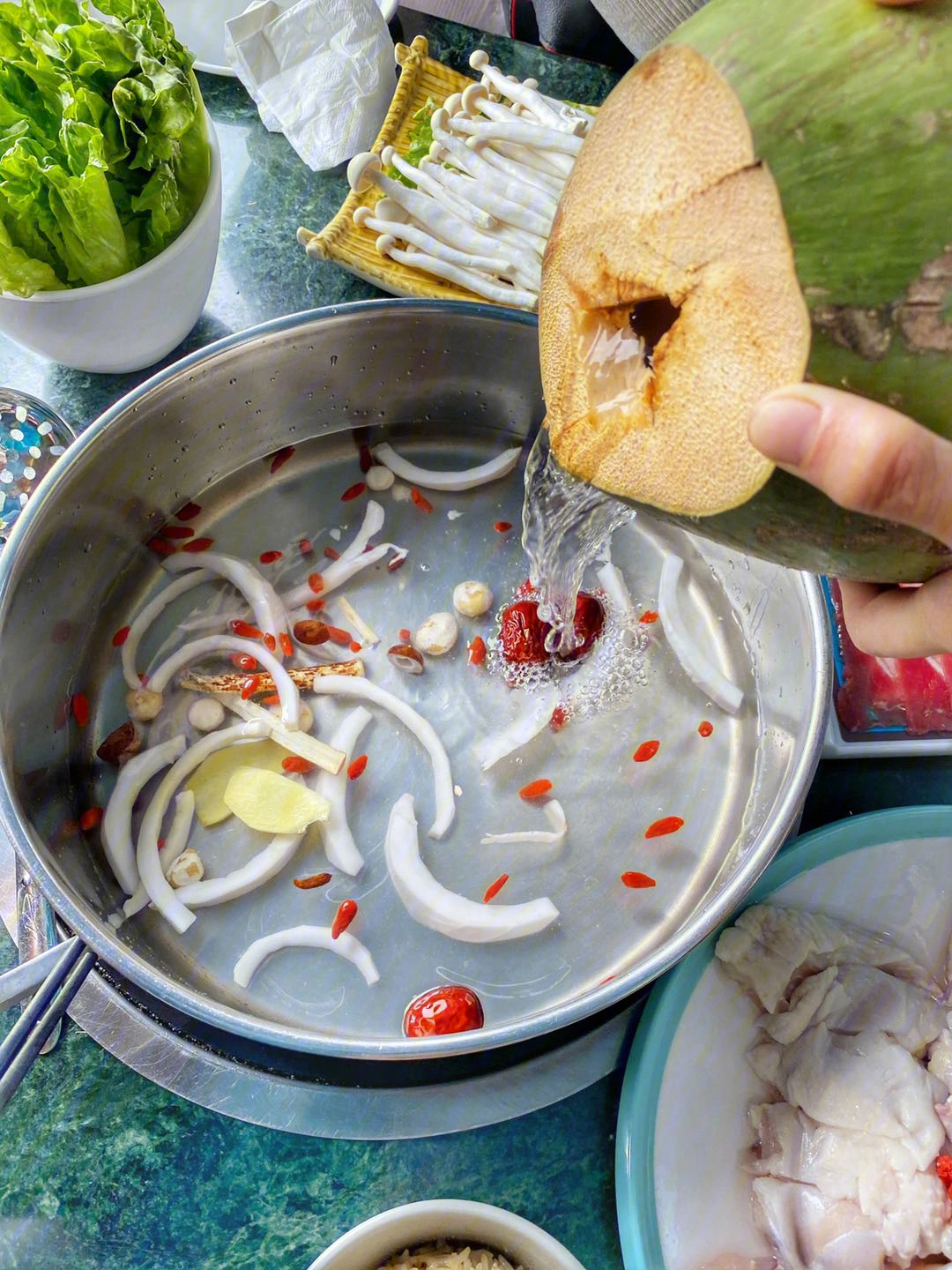萌哒哒椰子鸡