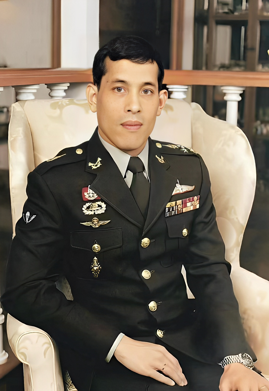 玛哈国王对育坤家族又爱又恨!