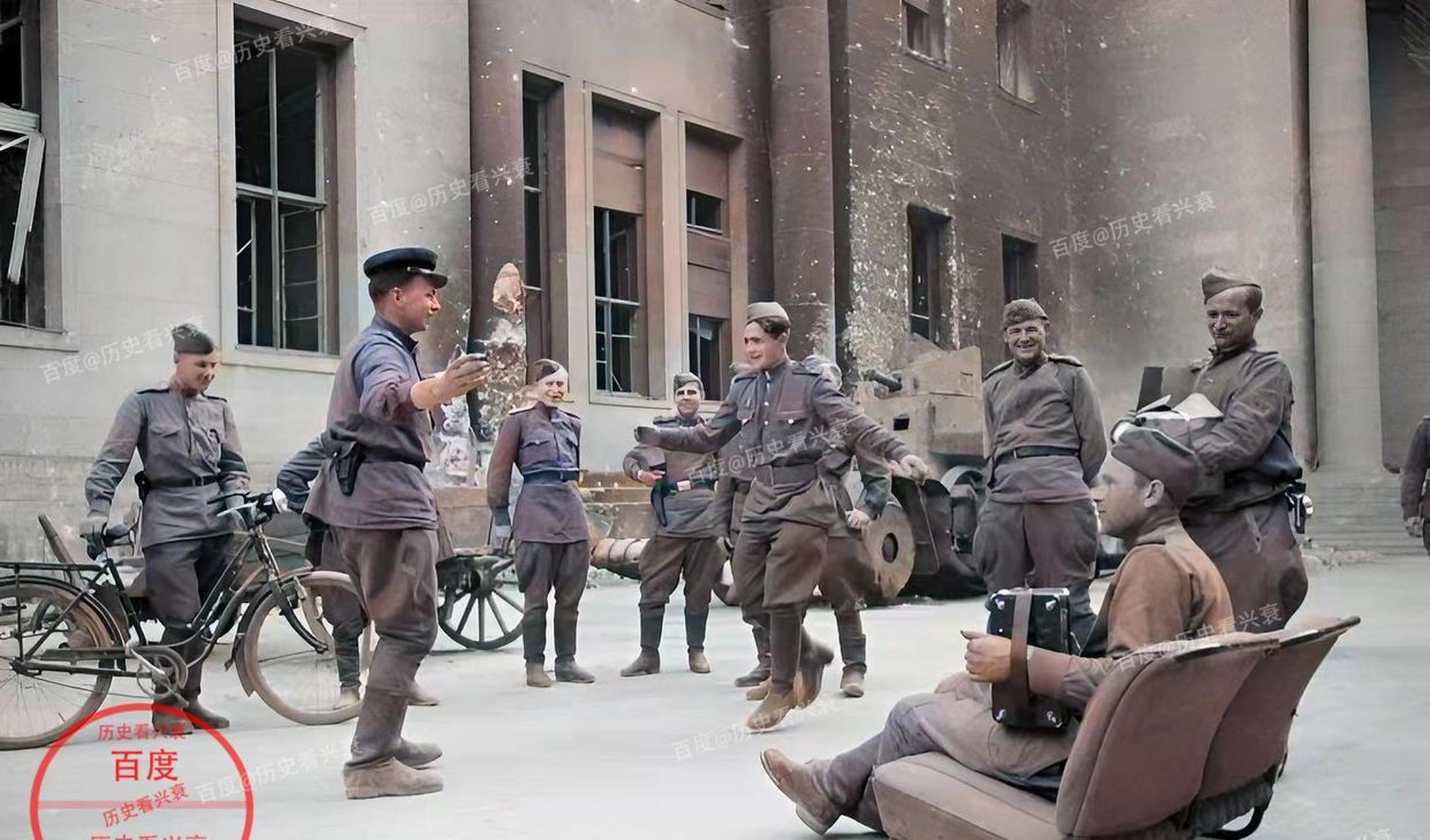 德国士兵跳舞图片