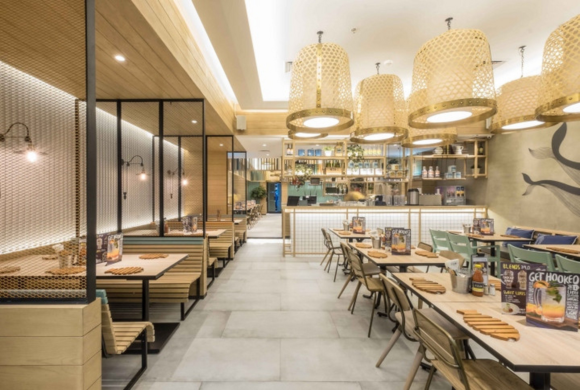 今天分享一套国外的披萨店设计装修案例分享~ 用餐环境对于消费者来说