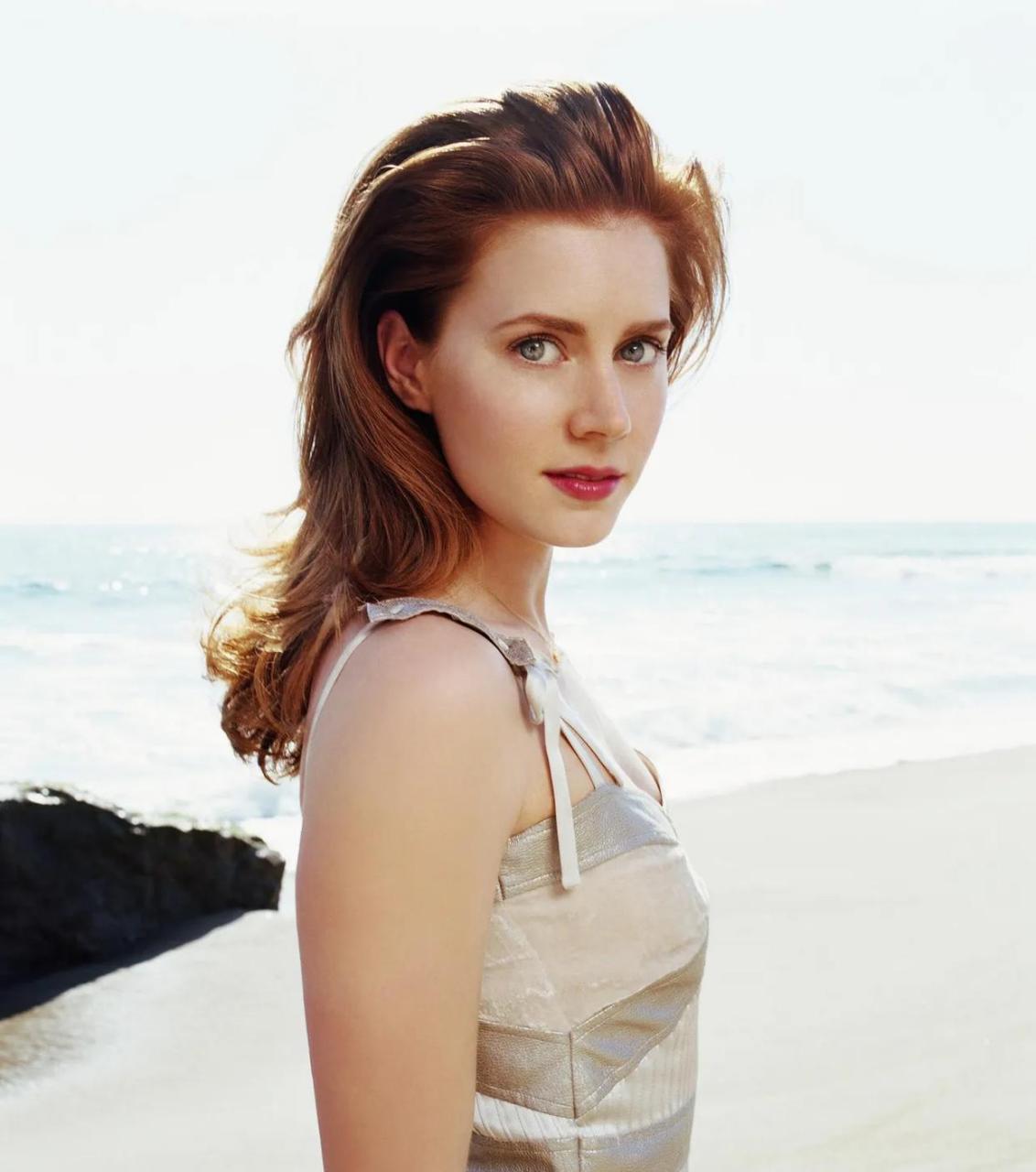 演员艾米·亚当斯 amy adams,代表作《六月虫》,《魔法奇缘》,《虐童