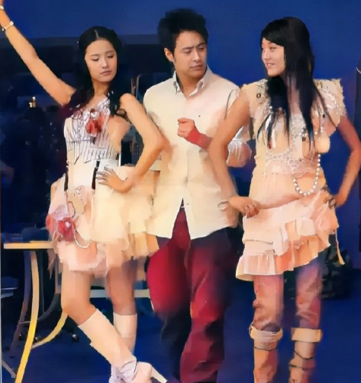 刘亦菲,潘玮柏,还有一个猜猜是谁? 676767