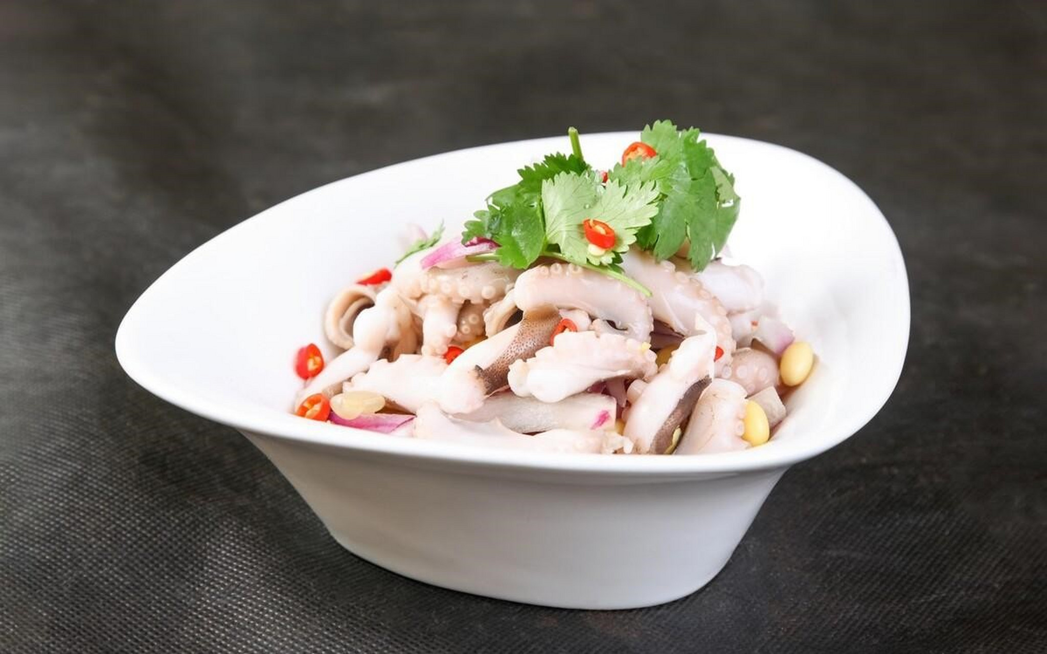 奇趣美食嘉年华#凉拌章鱼 章鱼肉质细嫩味道鲜美,搭配凉拌调料更是