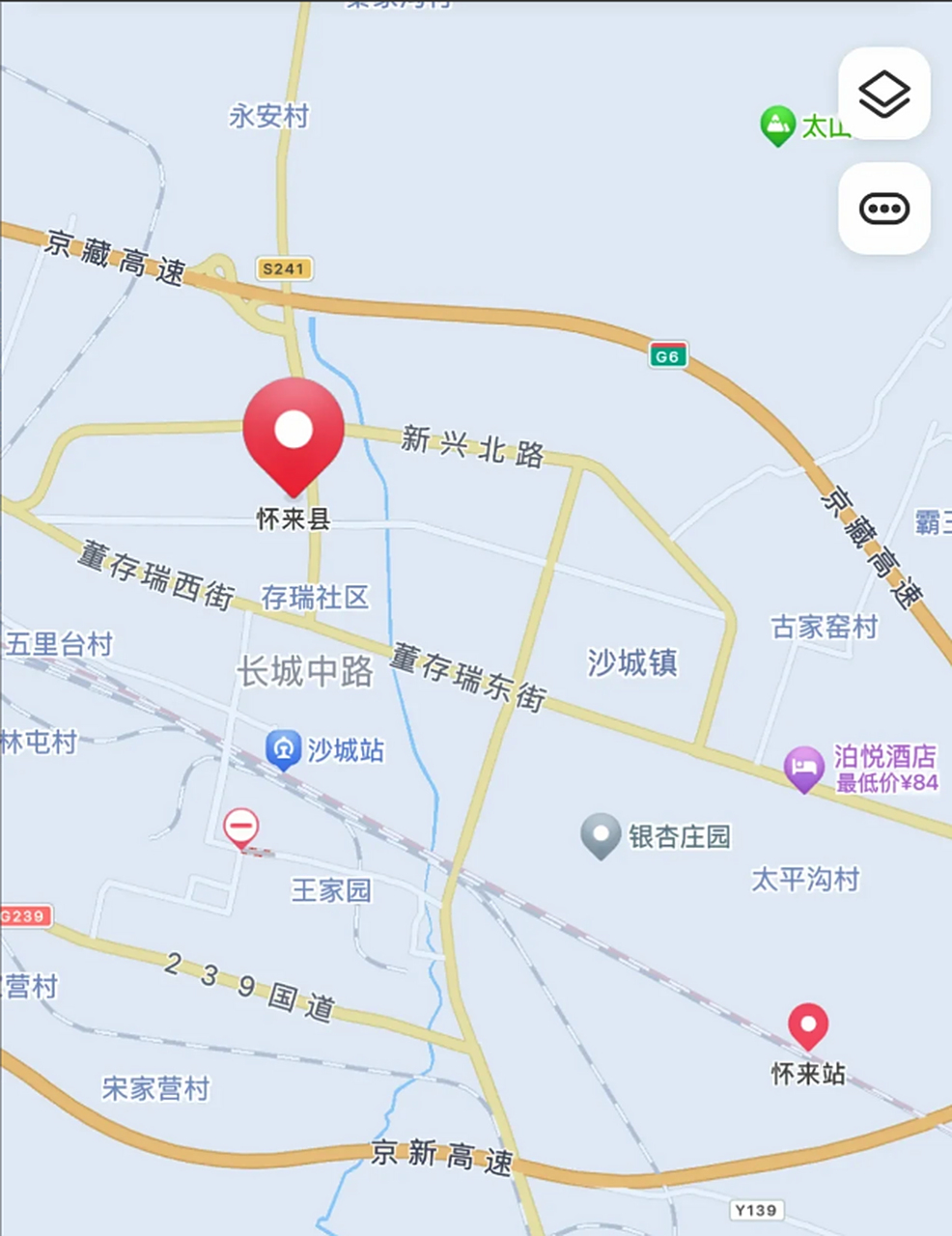 河北张家口市怀来县这个火车站设置很有意思,县城的普铁站叫沙城站,本