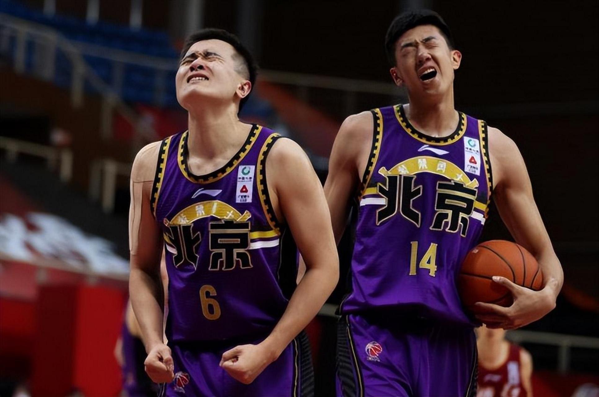 在"仙堂山杯"篮球邀请赛中,cba北控队与美国联队的比赛中,发生了一起