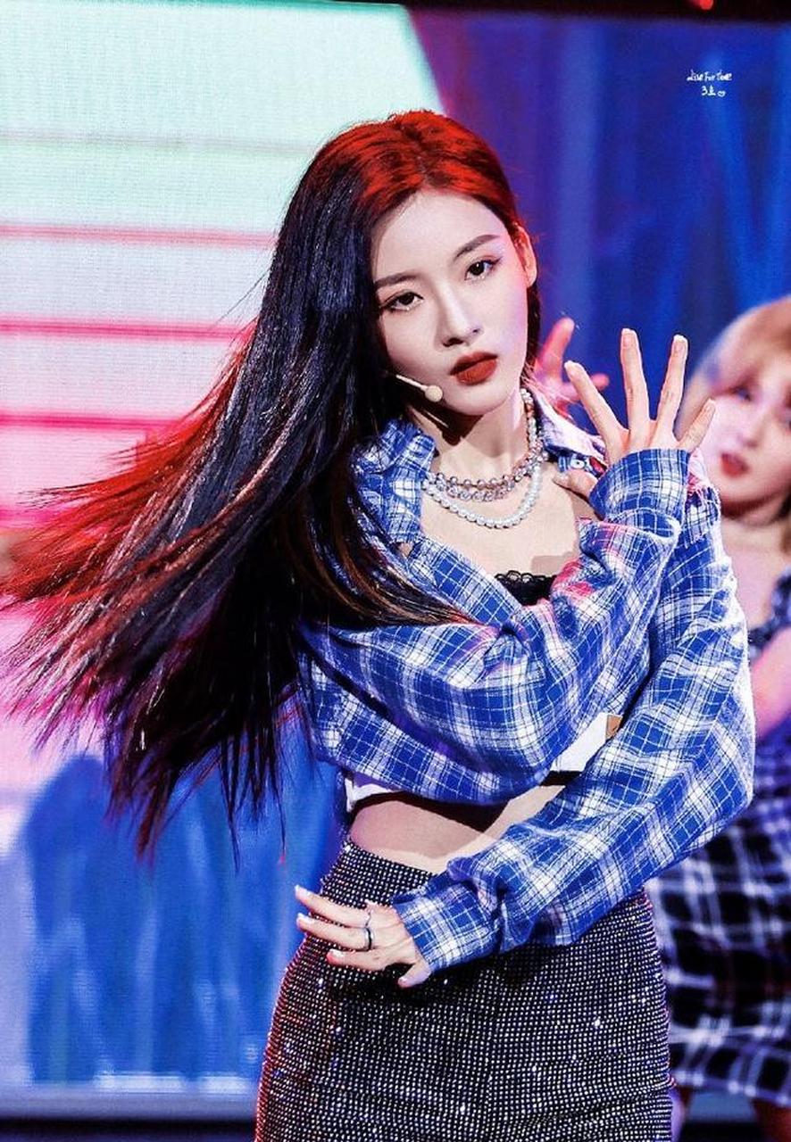 美女艺人snh48-孙芮迷人写真欣赏,很有魅力