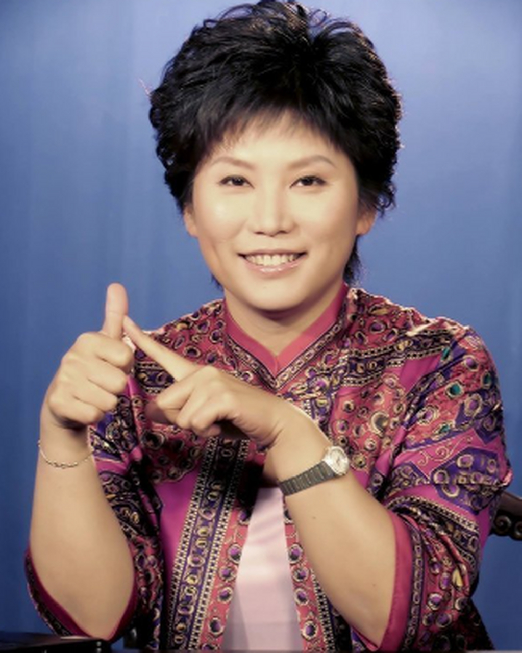 在一次讲座中,有位叫曲黎敏的大学教授说:"婚姻是违反人性的,人身体95