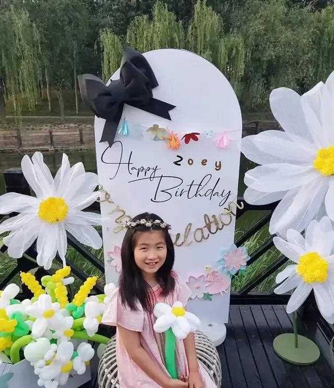 张亮晒七岁女儿生日,他和寇静是否离婚又复婚?至今成迷!