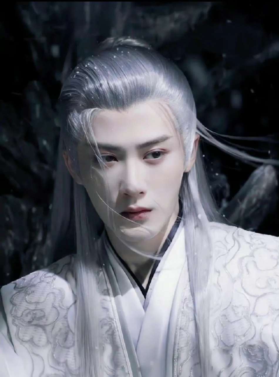 这两天被相柳圈粉了,这真是古装造型男演员的天花板级别了.