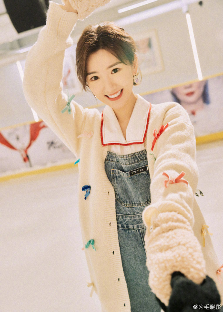 6月10日,毛晓彤登上热搜,据悉,小姐姐在一档综艺节目中,因为去了