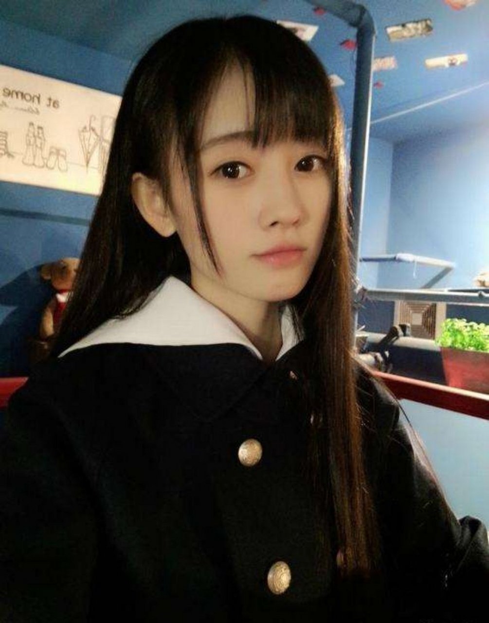 当红流量小花中有位小花是特别出众的存在,她经历了无数波打压与抹黑