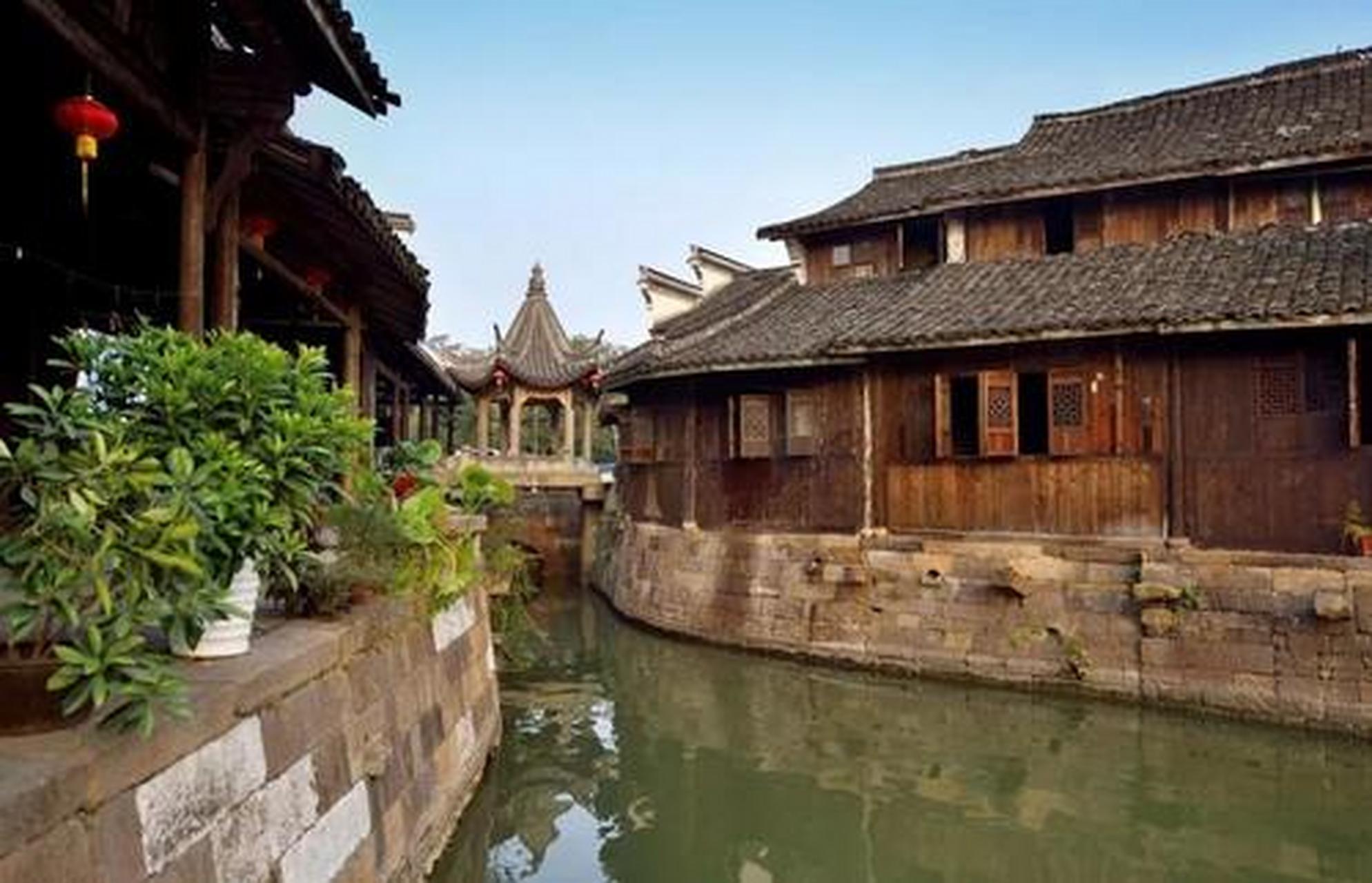 醉美宁波鄞光溢彩#梁弄古镇位于浙东四明山陵,姚江之南.