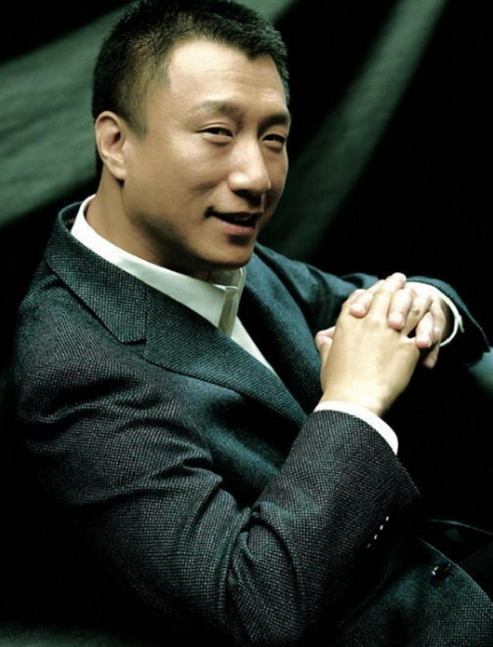 "孙红雷想了想说:"最喜欢的谈不上,最讨厌的倒是有一个.