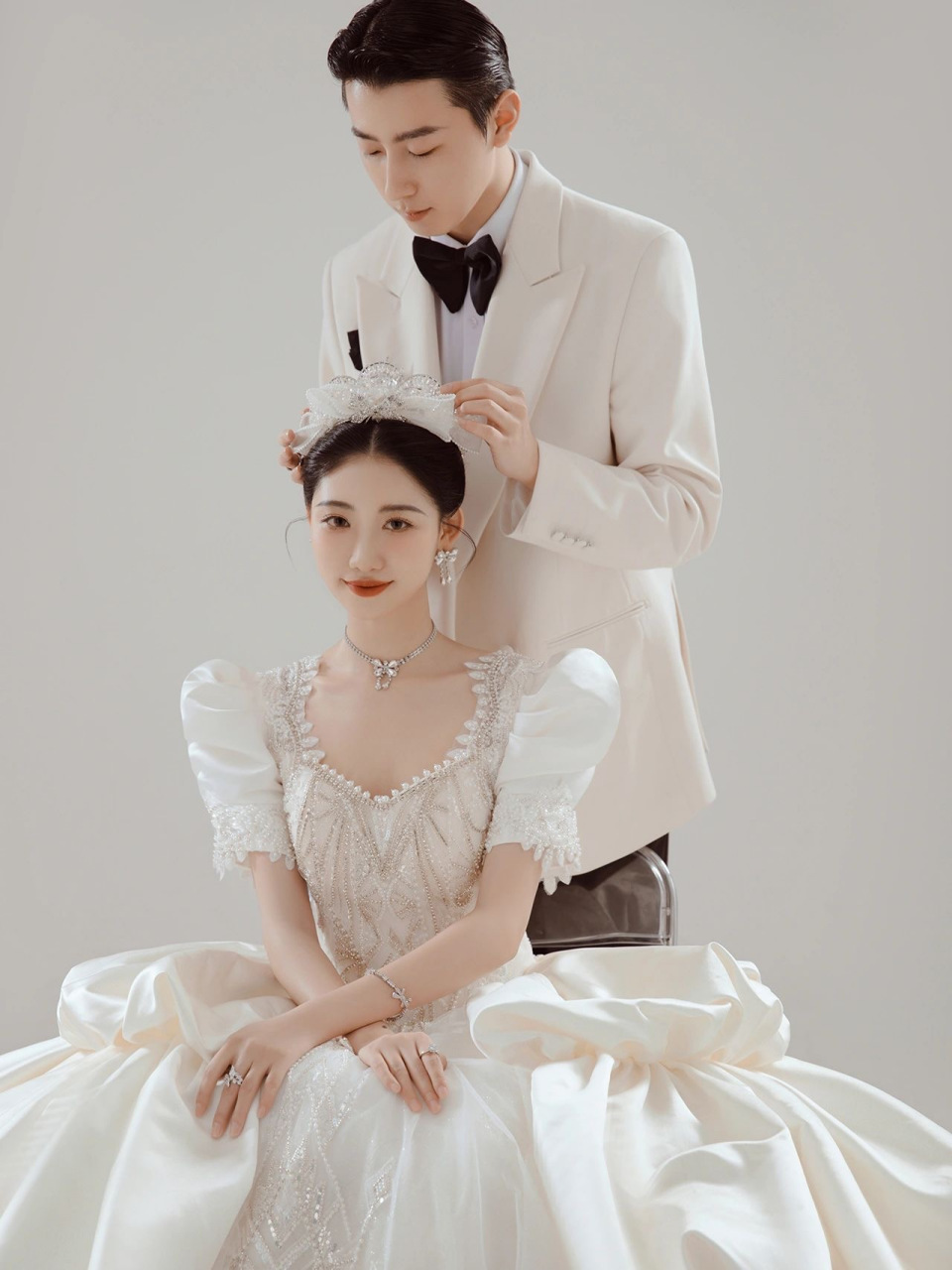 9595 高级感和质感的碰撞 是梦中婚礼的样子 精致的拖尾大婚纱 配