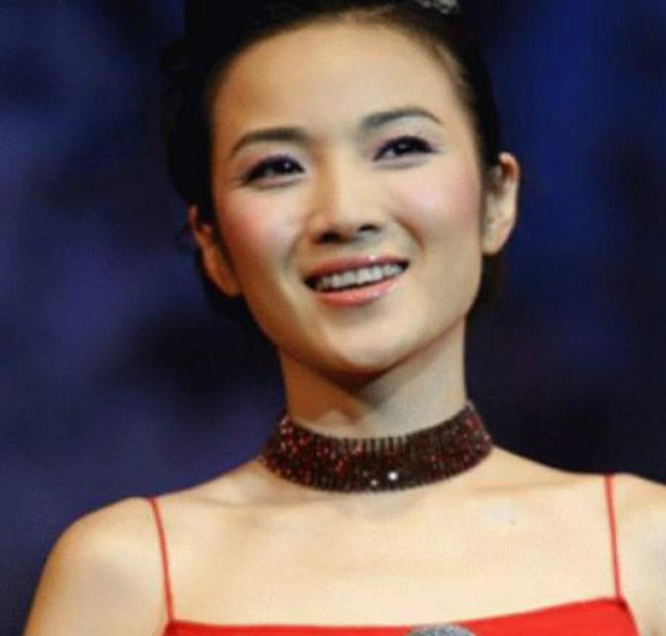 管彤是优秀的综艺节目主持人,观众认可就行,不必在乎"春晚".