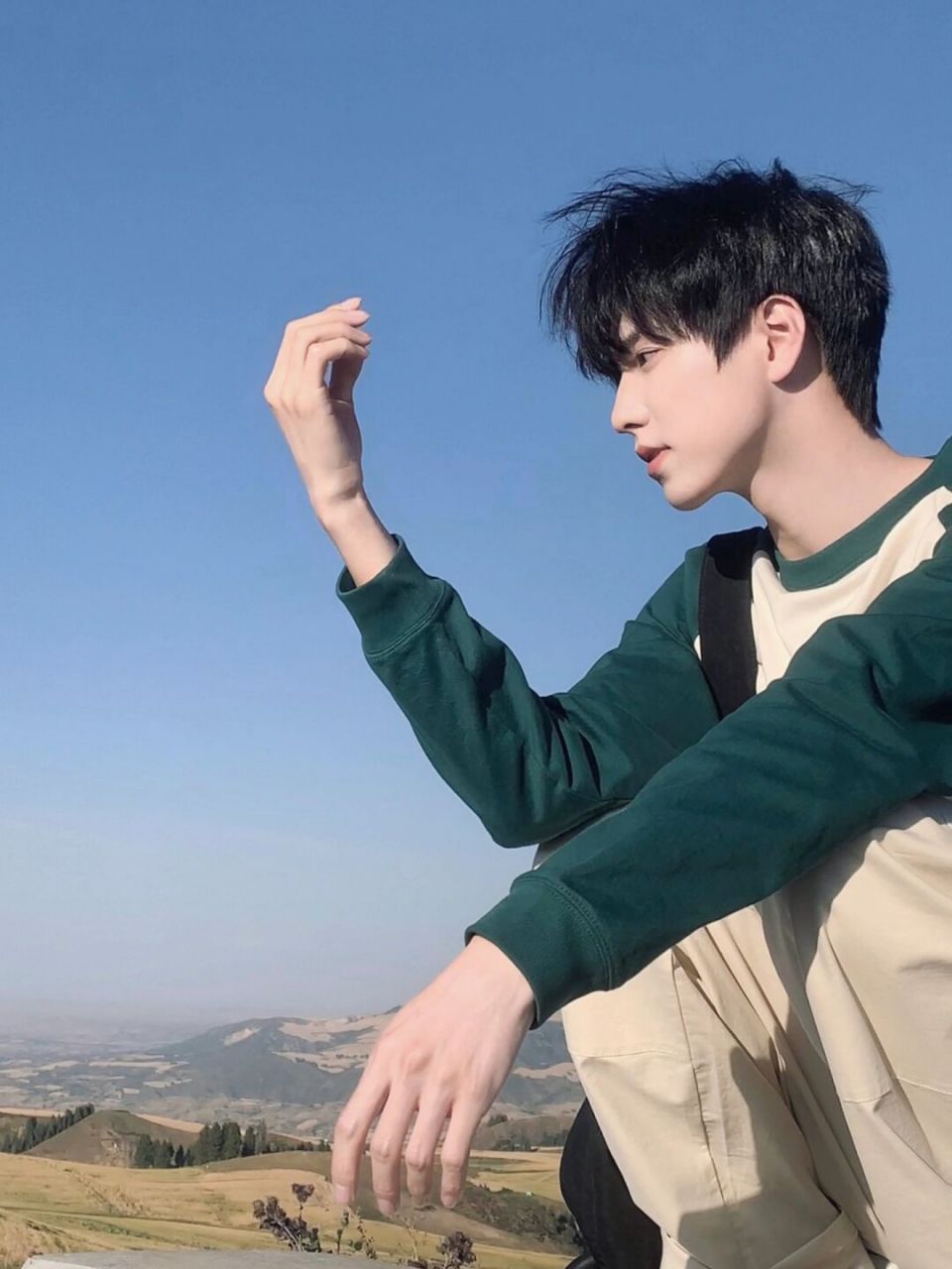 "这就是你们说的有少年感的爹系男友?