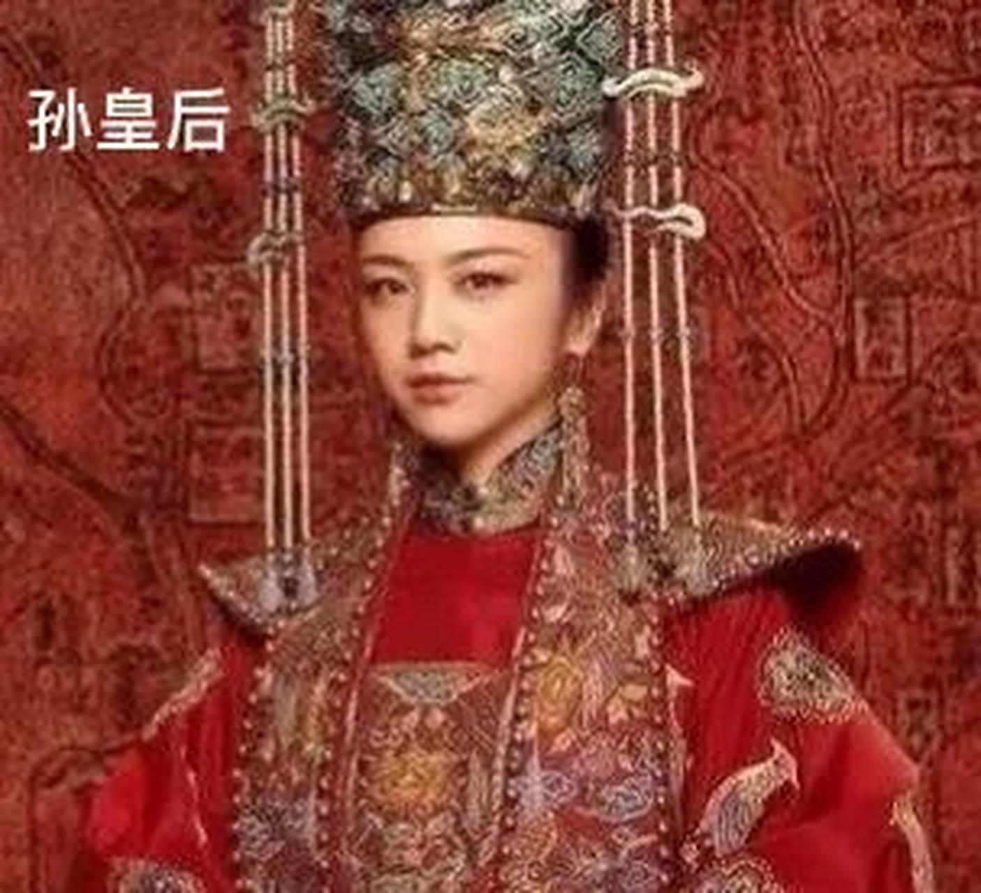 1428年正月,明宣宗的皇后胡善祥正卧病在床,看到夫君明宣宗突然走进来