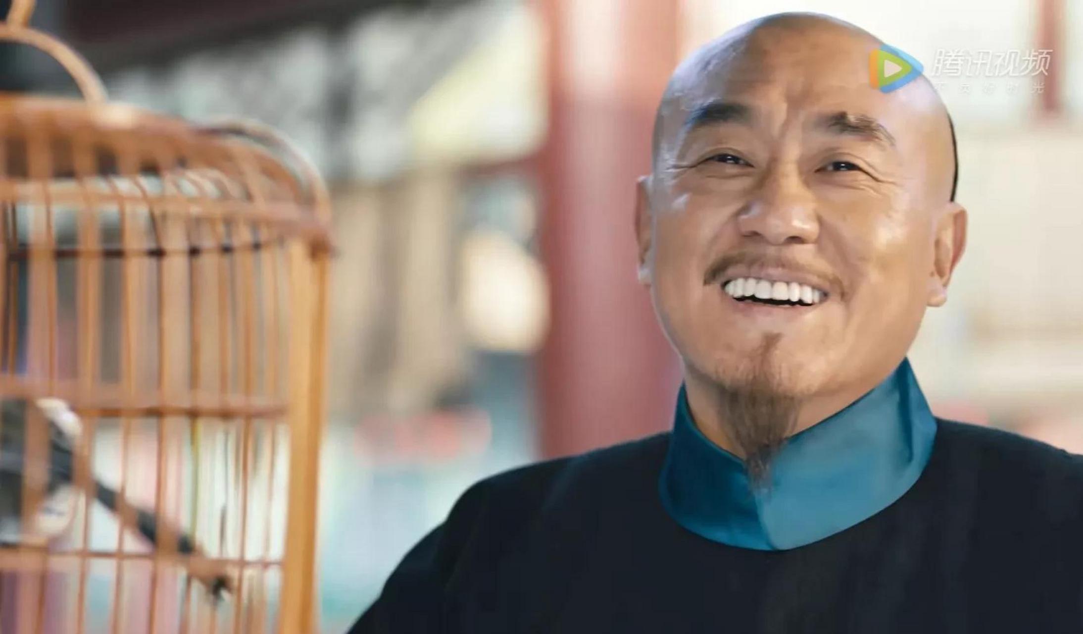 何冰赶时髦,镶了一嘴烤瓷牙,再演古装剧可就尬了.