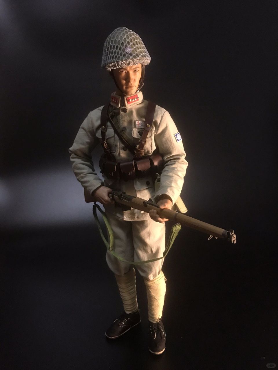 抗战兵人-桂军 天下狼军出桂军,头戴英式钢盔,身着短裤黄军装,脚穿